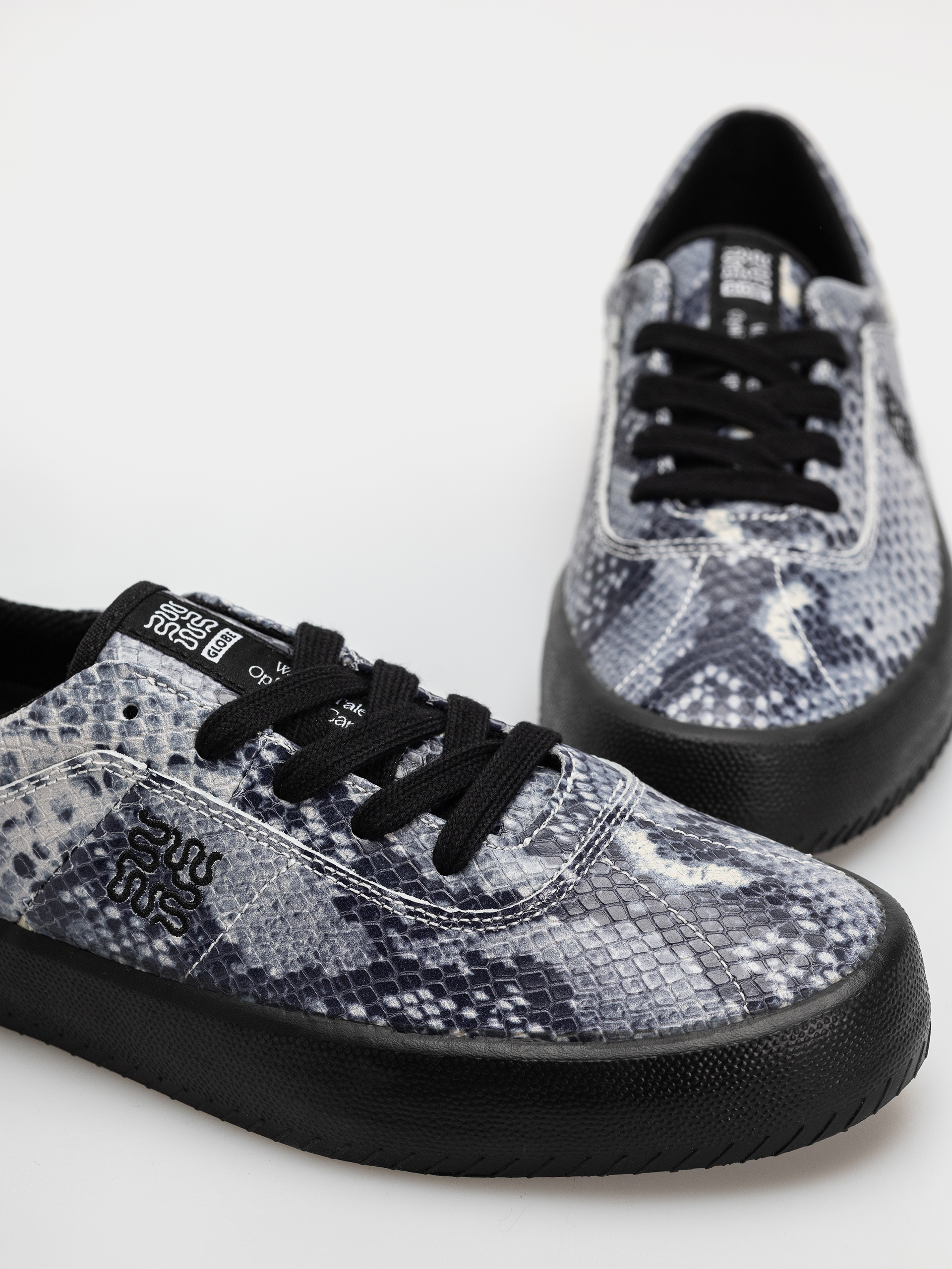 Boty Globe Melbek (wasted talent black/snake)