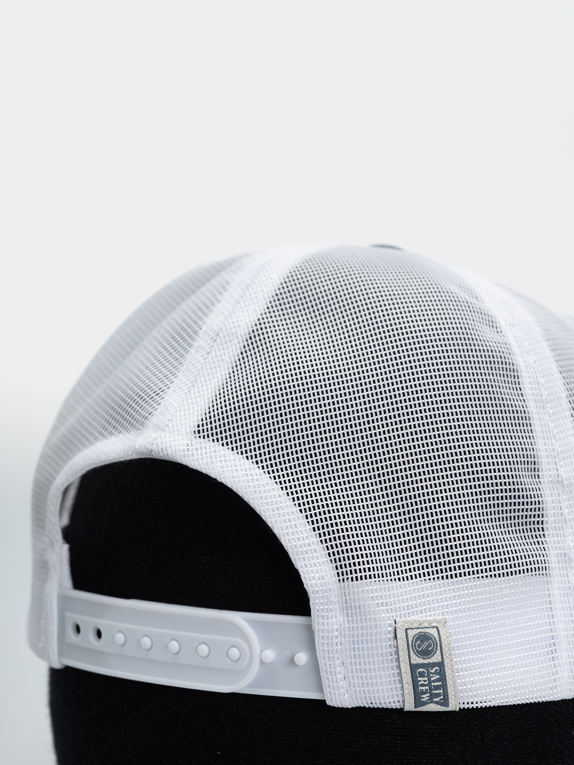 Kšiltovka  Salty Crew Bait Shop Trucker (off white)