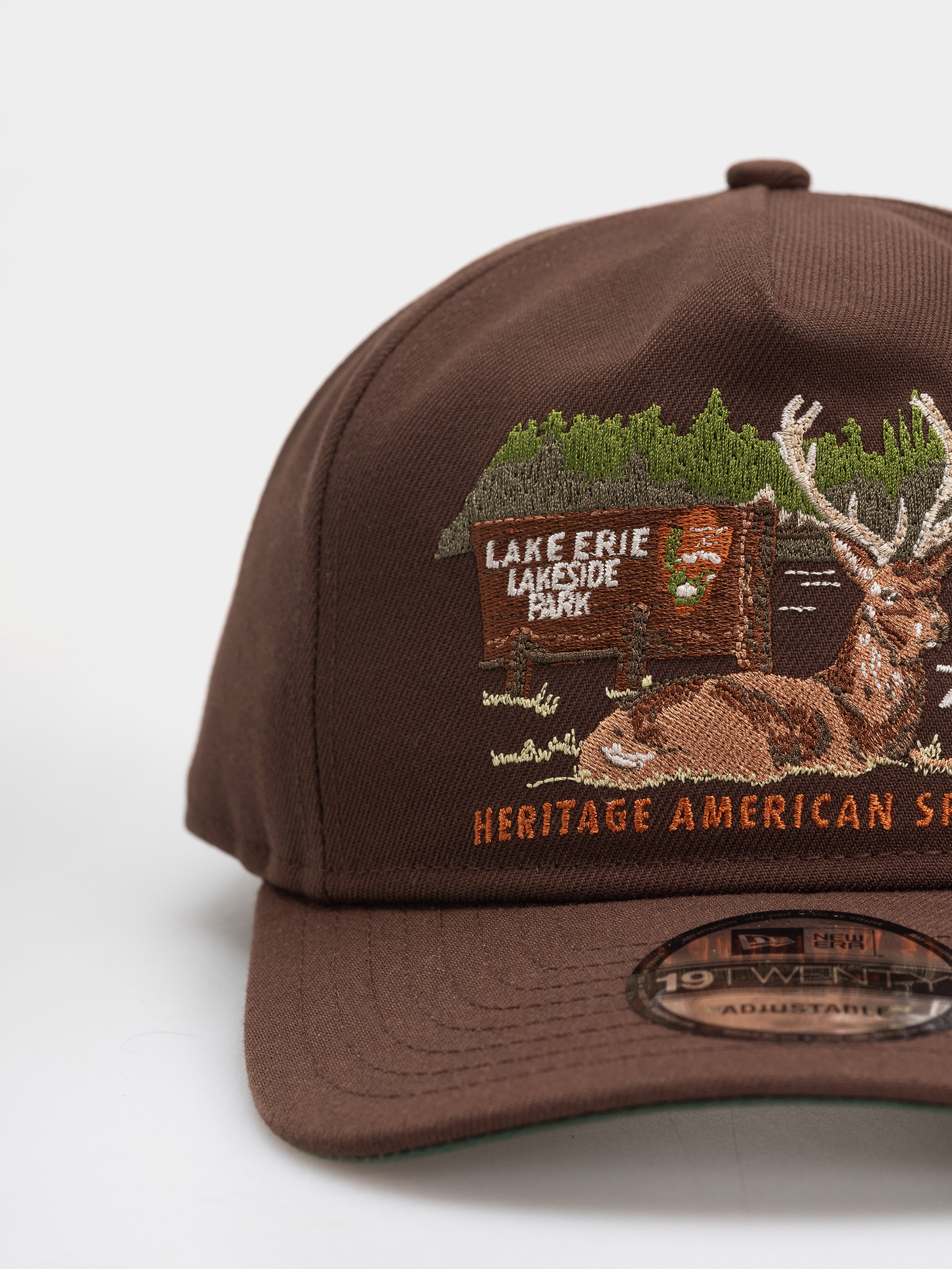 Kšiltovka  New Era Outdoor Graphic 19Twenty (chestnut)