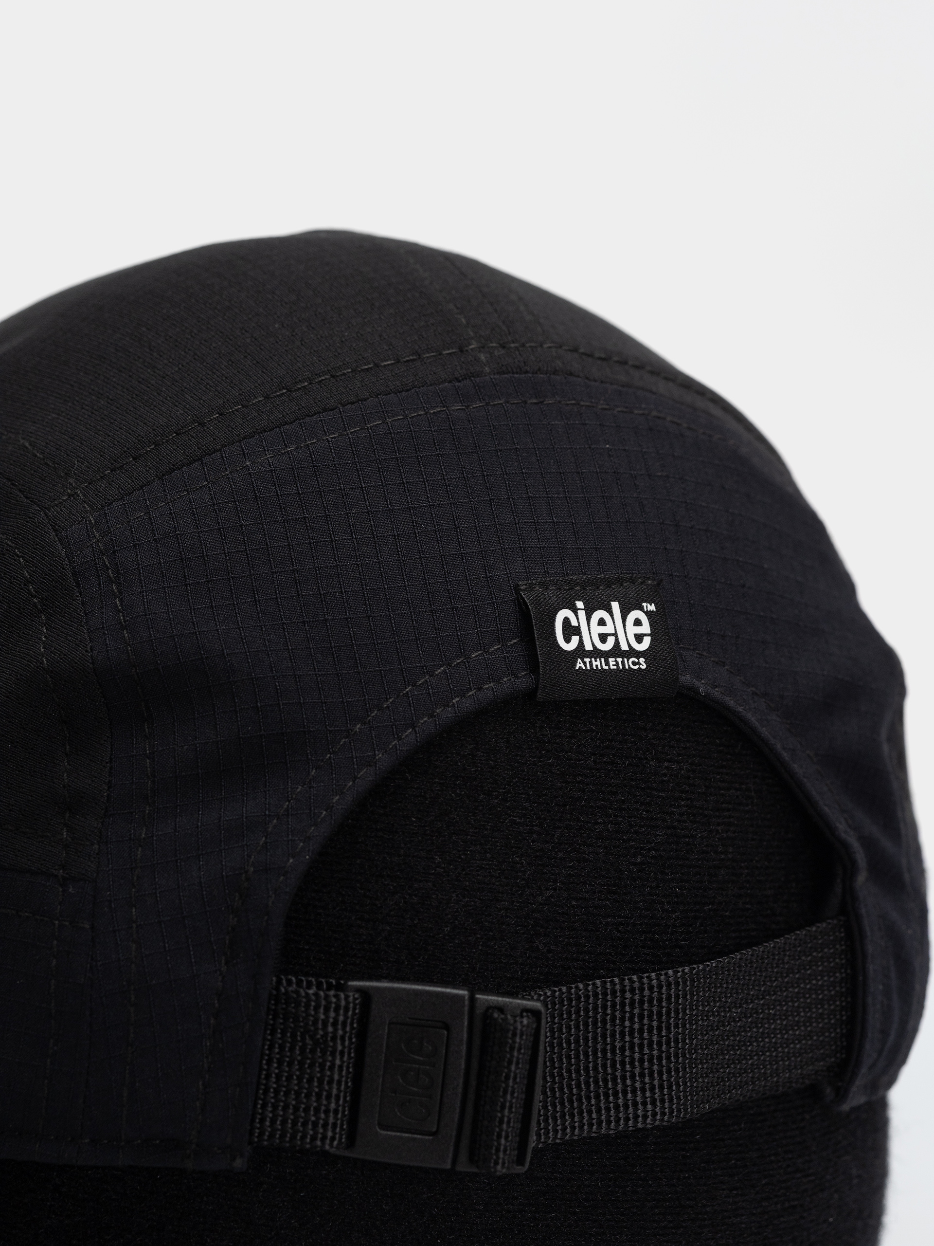 Kšiltovka  Ciele Athletics GOCapSC Field CapitalRC (whitaker)