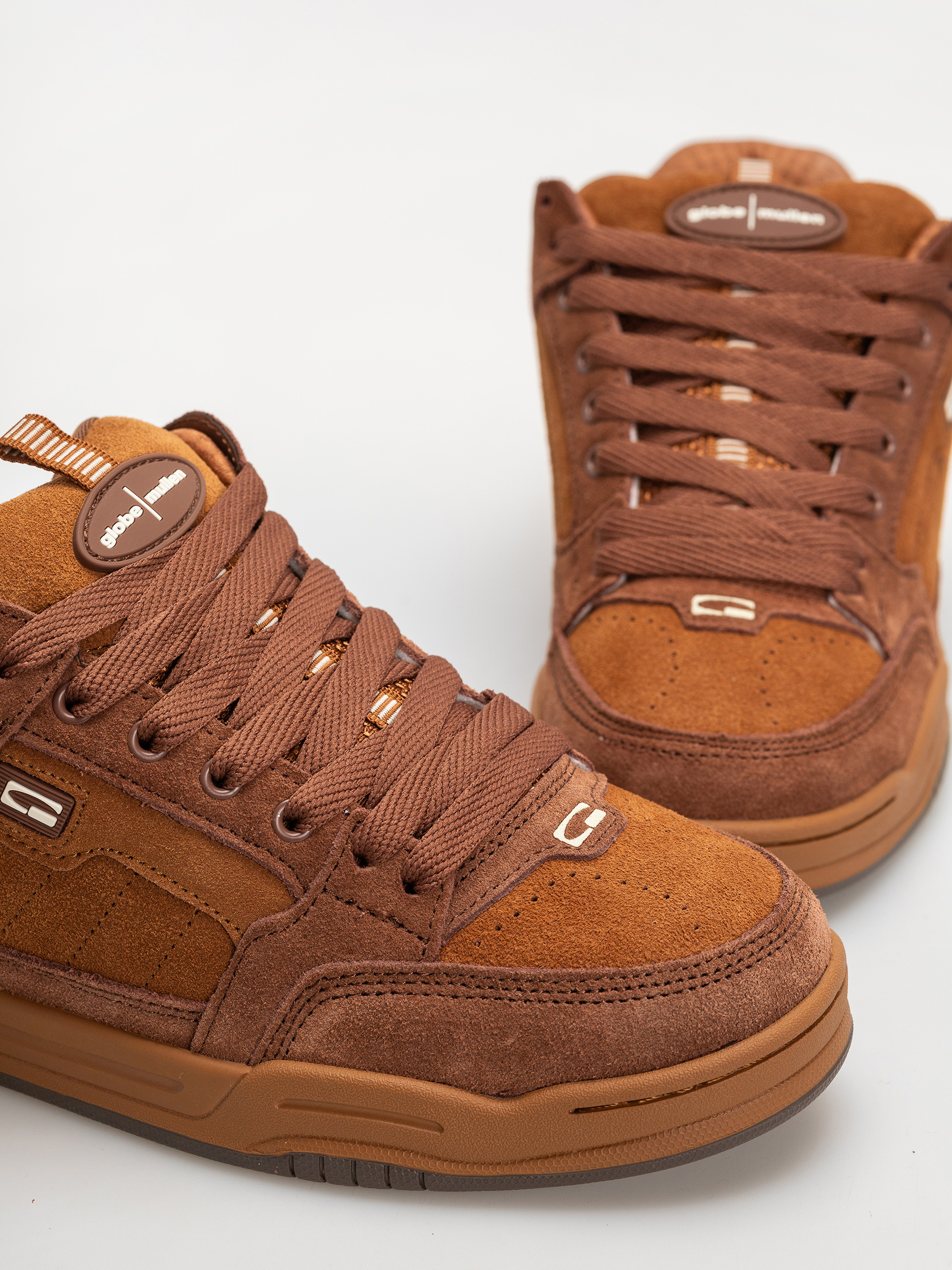 Boty Globe Tilt Prime (rust brown)