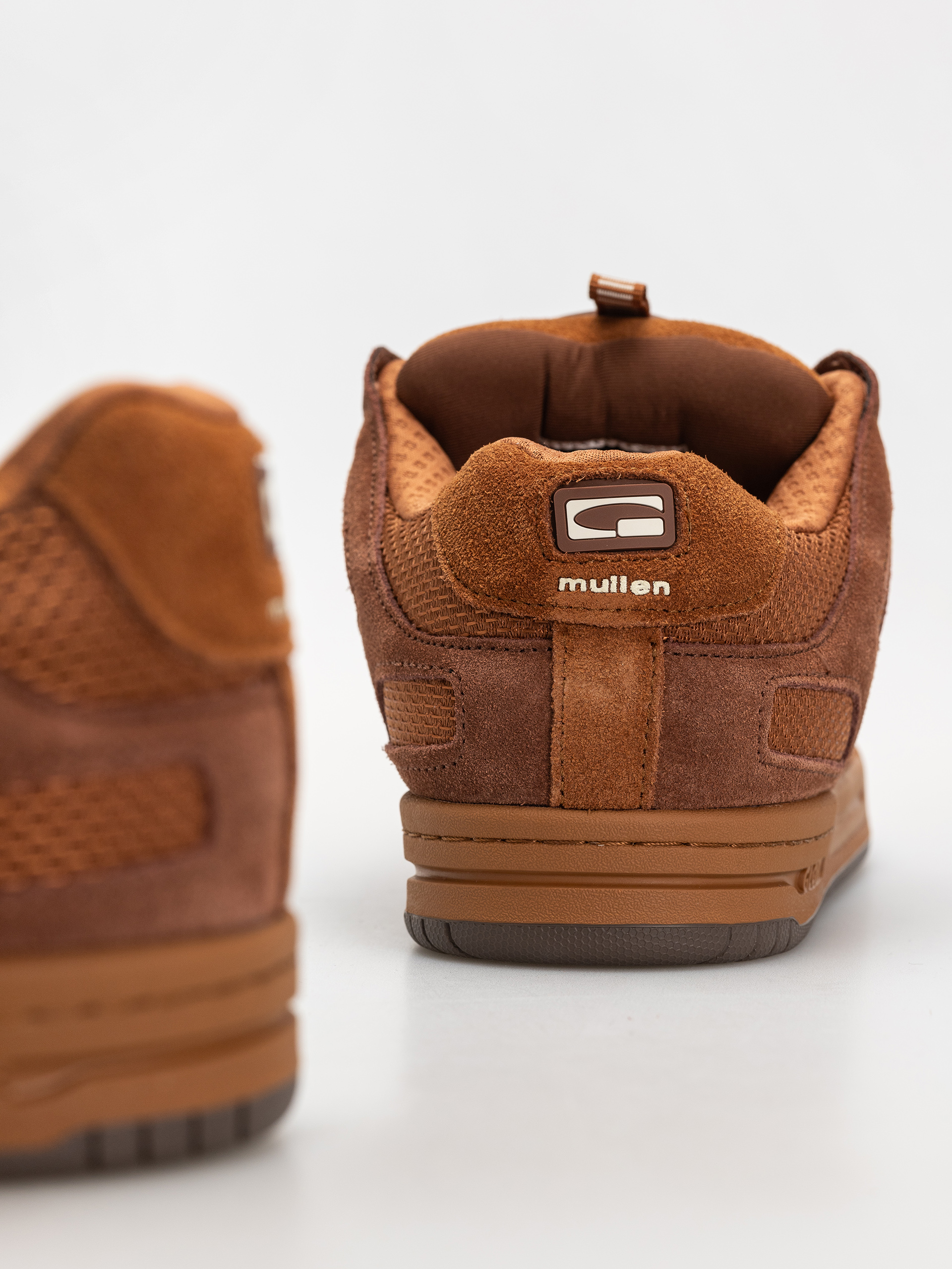 Boty Globe Tilt Prime (rust brown)