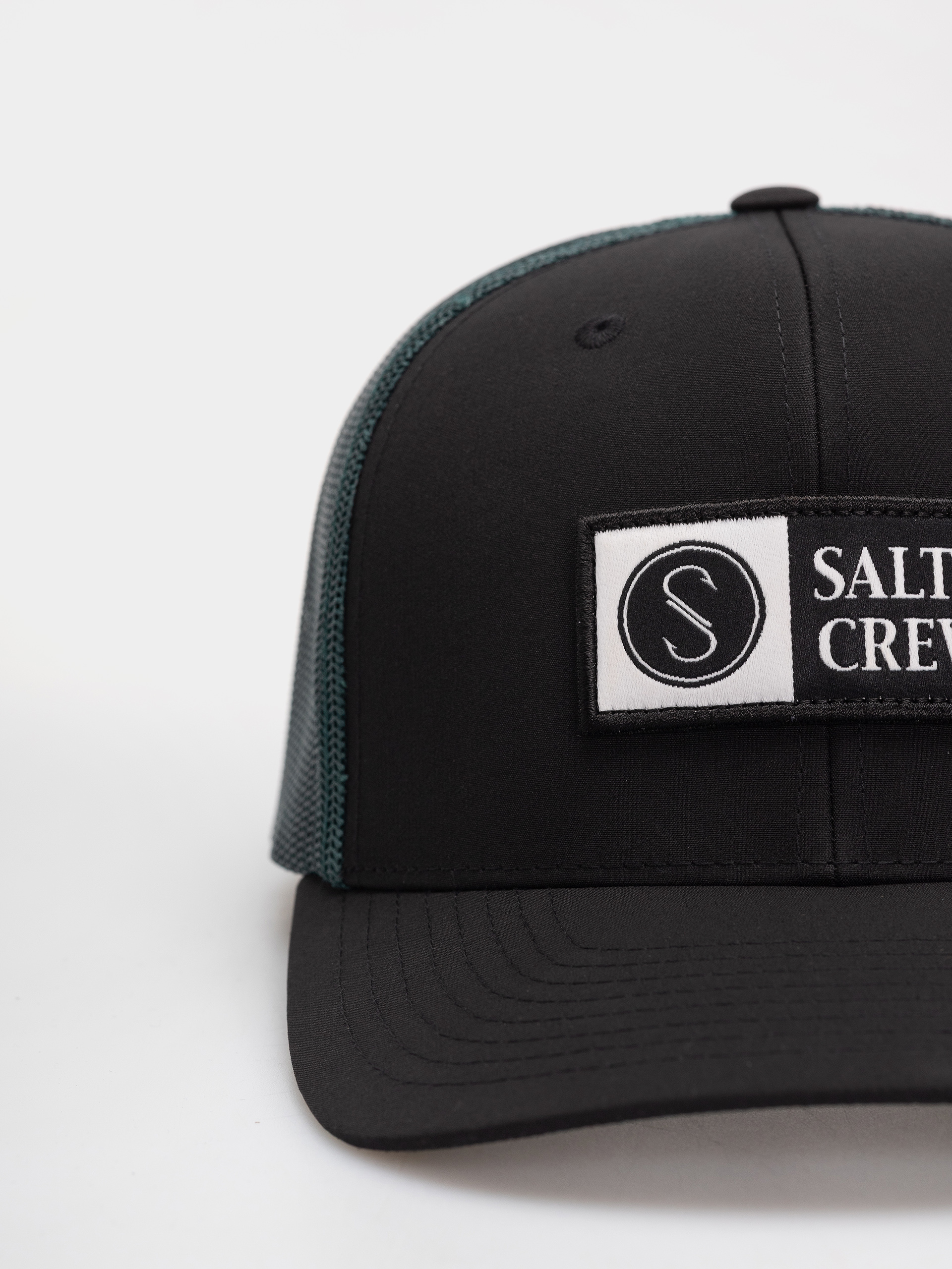 Kšiltovka  Salty Crew Pinnacle 2 Retro Trucker (black/hydro)