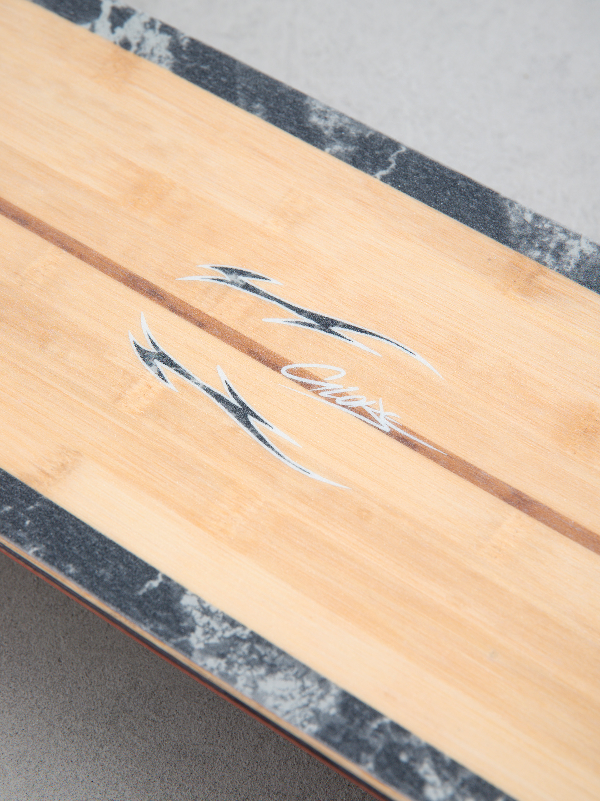 Cruiser Globe Blazer Fuego (bamboo red)