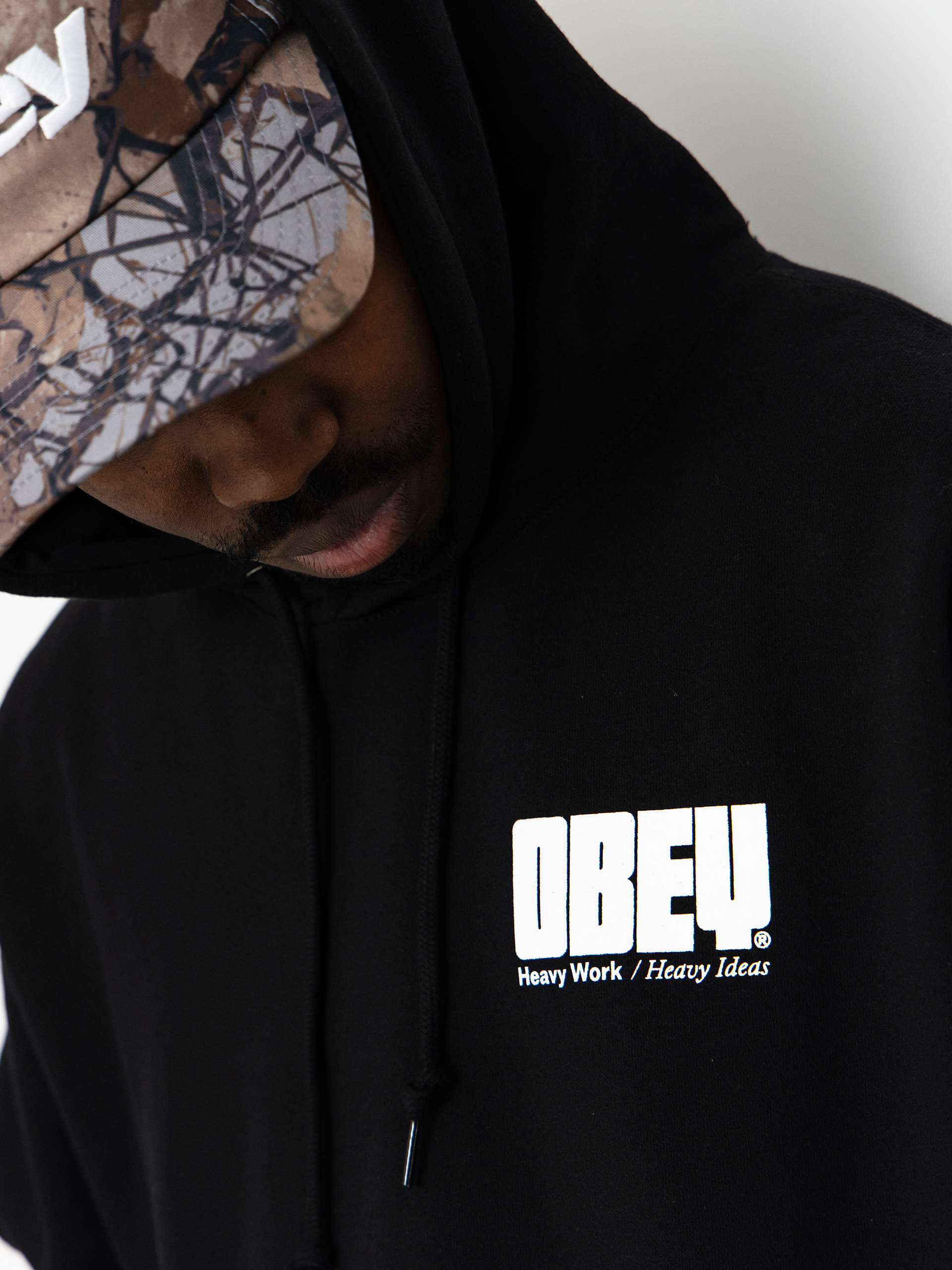 Mikina s kapucí OBEY Heavy Ideas HD (black)