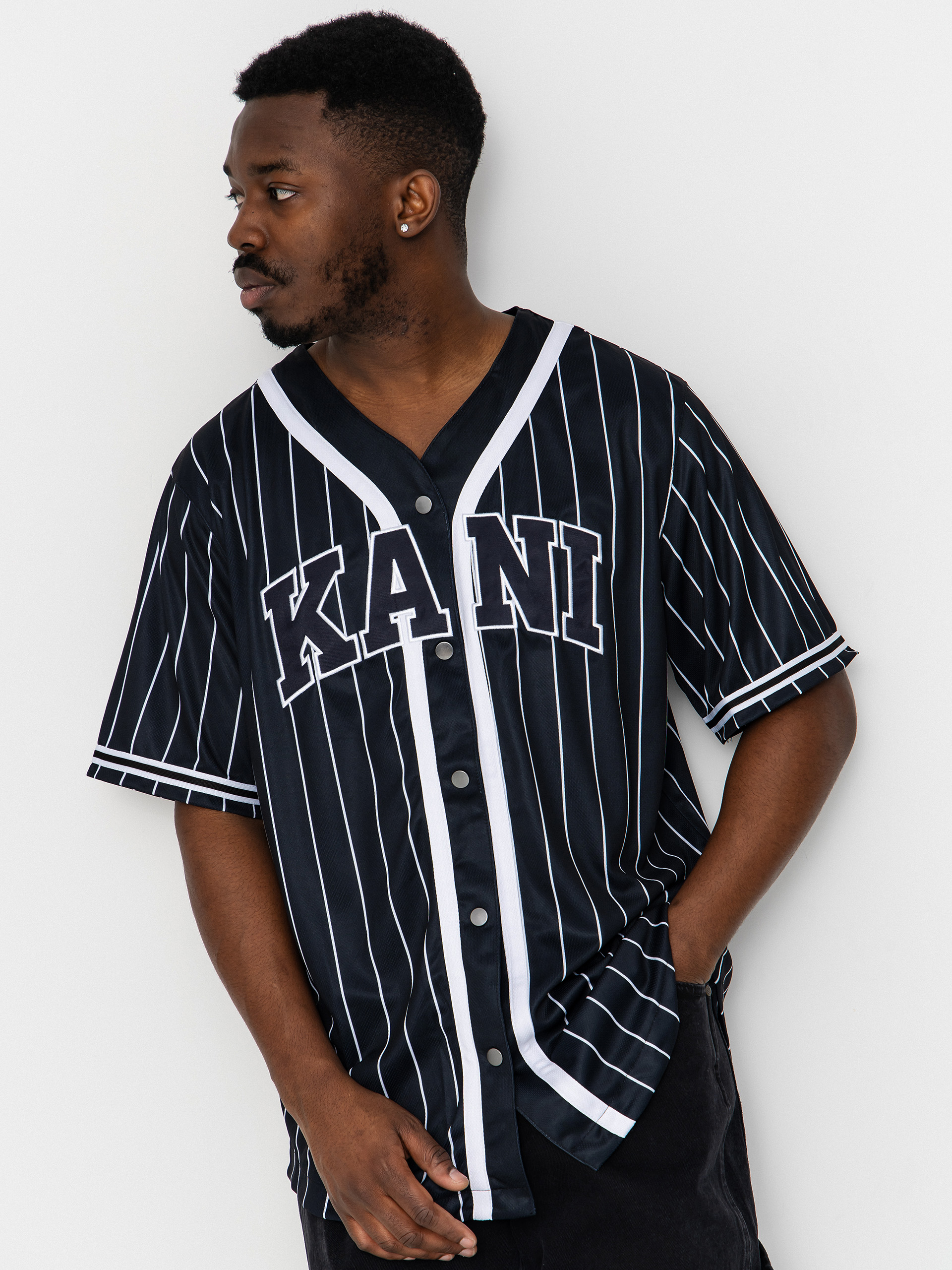 Košile Karl Kani Serif Pinstripe Baseball (black/white)