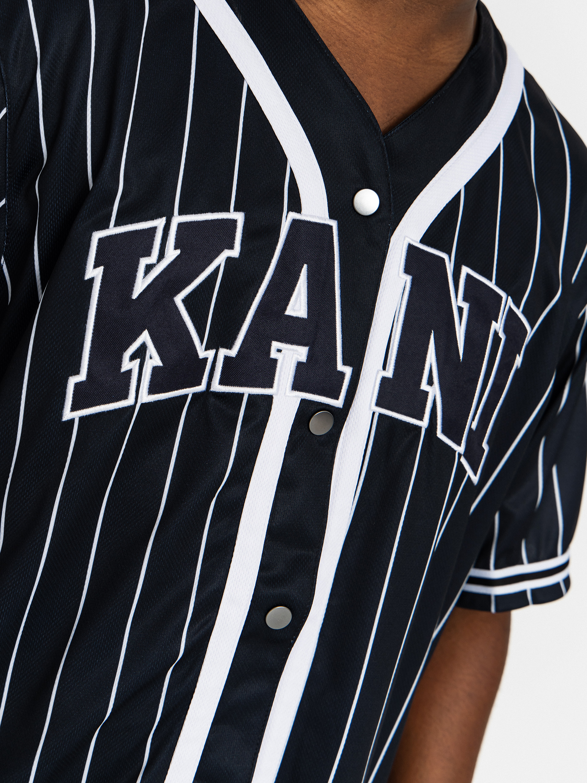 Košile Karl Kani Serif Pinstripe Baseball (black/white)