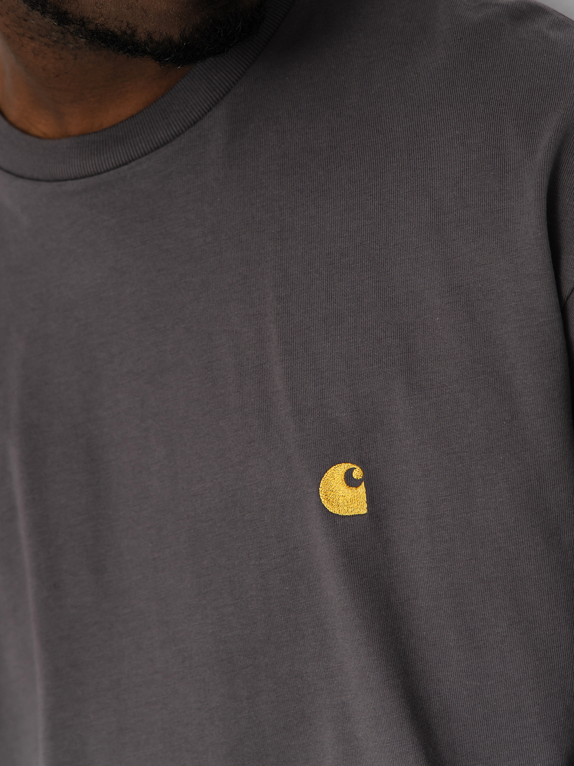 Triko Carhartt WIP Chase (porphyry/gold)