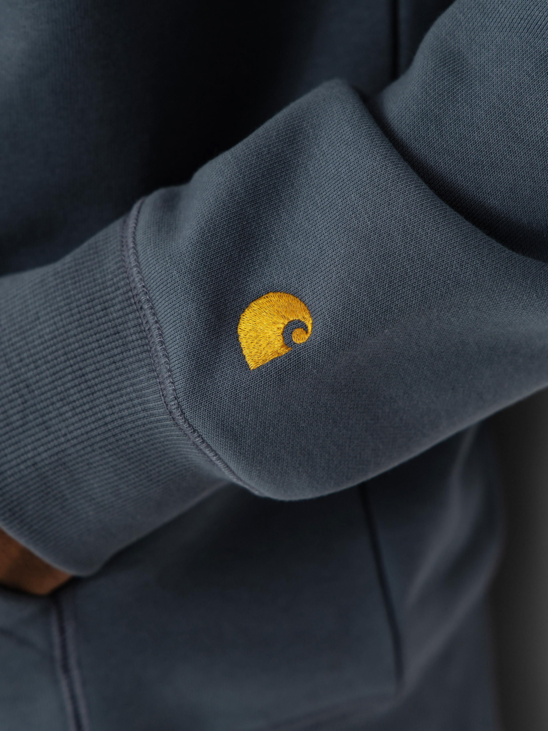 Mikina s kapucí Carhartt WIP Chase ZHD (cozy blue/gold)