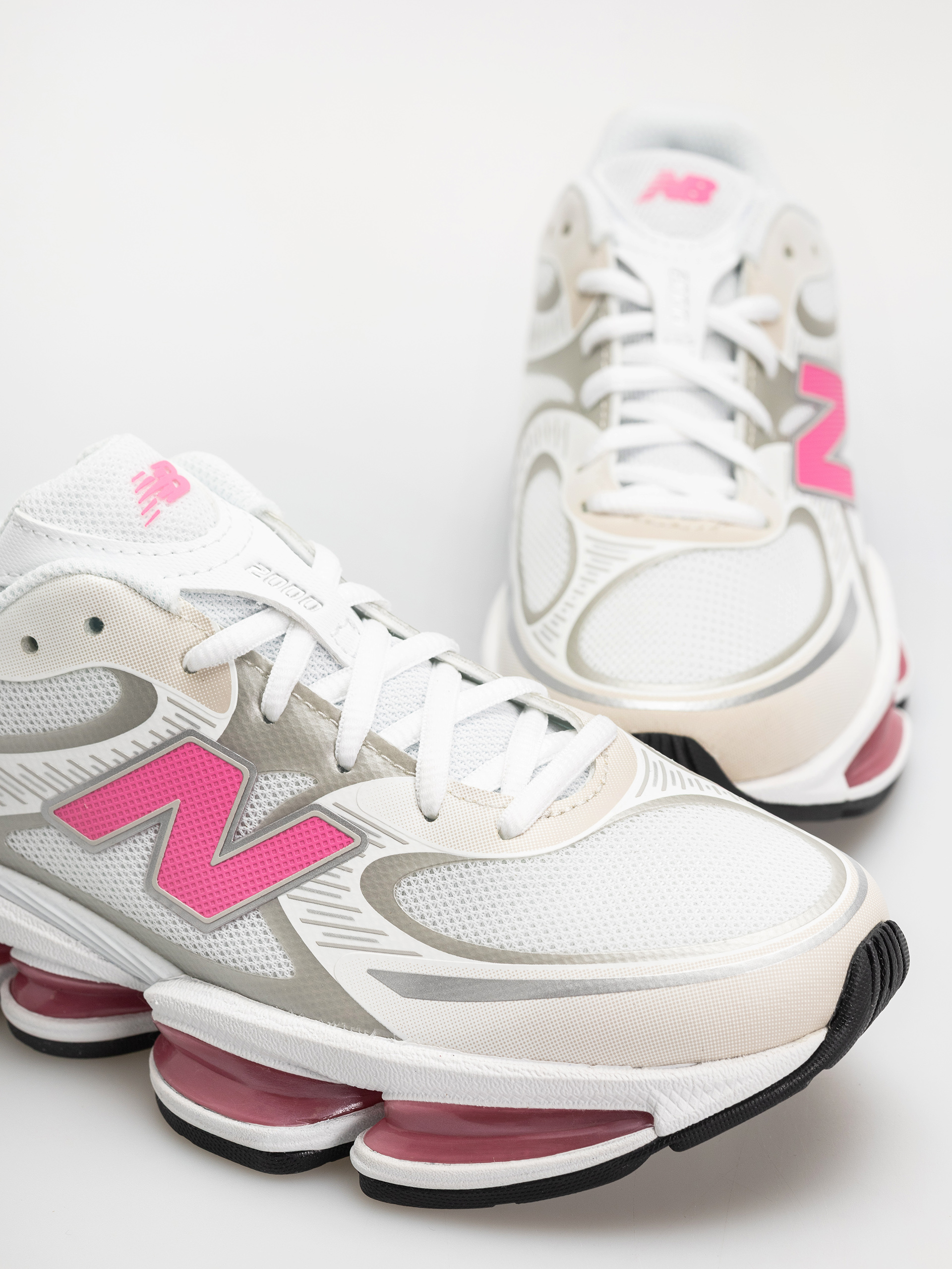 Boty New Balance 2000 (103 white/30% lighter pink heat)