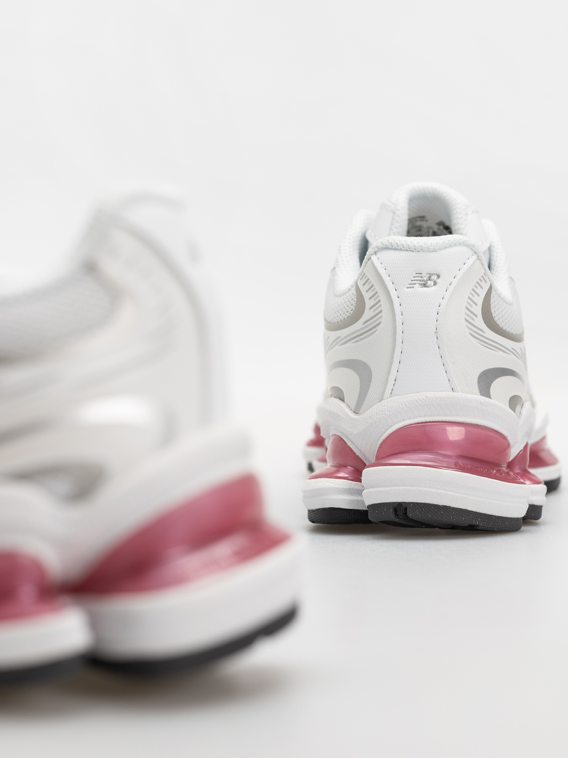 Boty New Balance 2000 (103 white/30% lighter pink heat)