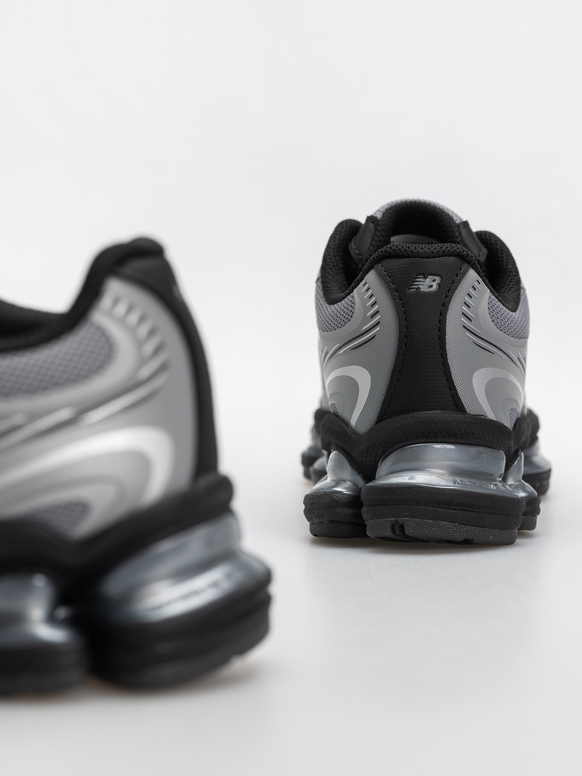 Boty New Balance 2000 (slate grey/silver metallic)