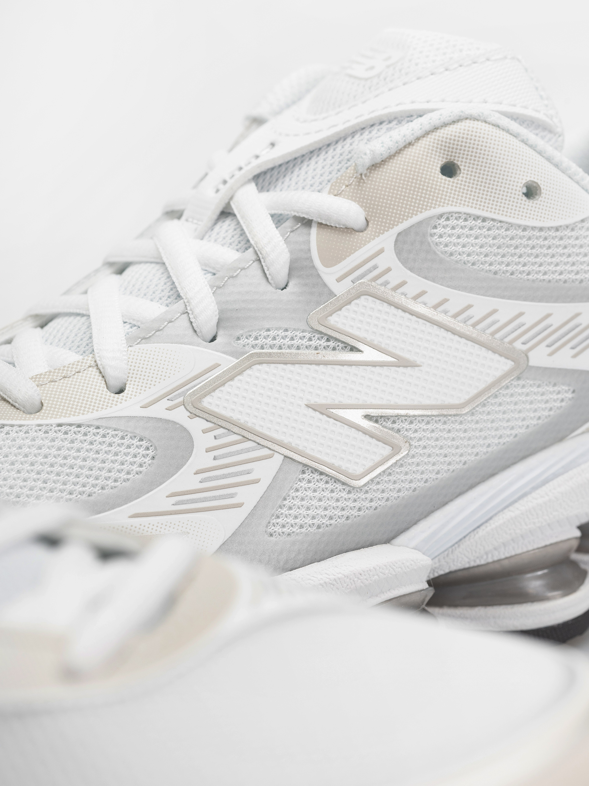 Boty New Balance 2000 (103 white/silver metallic)