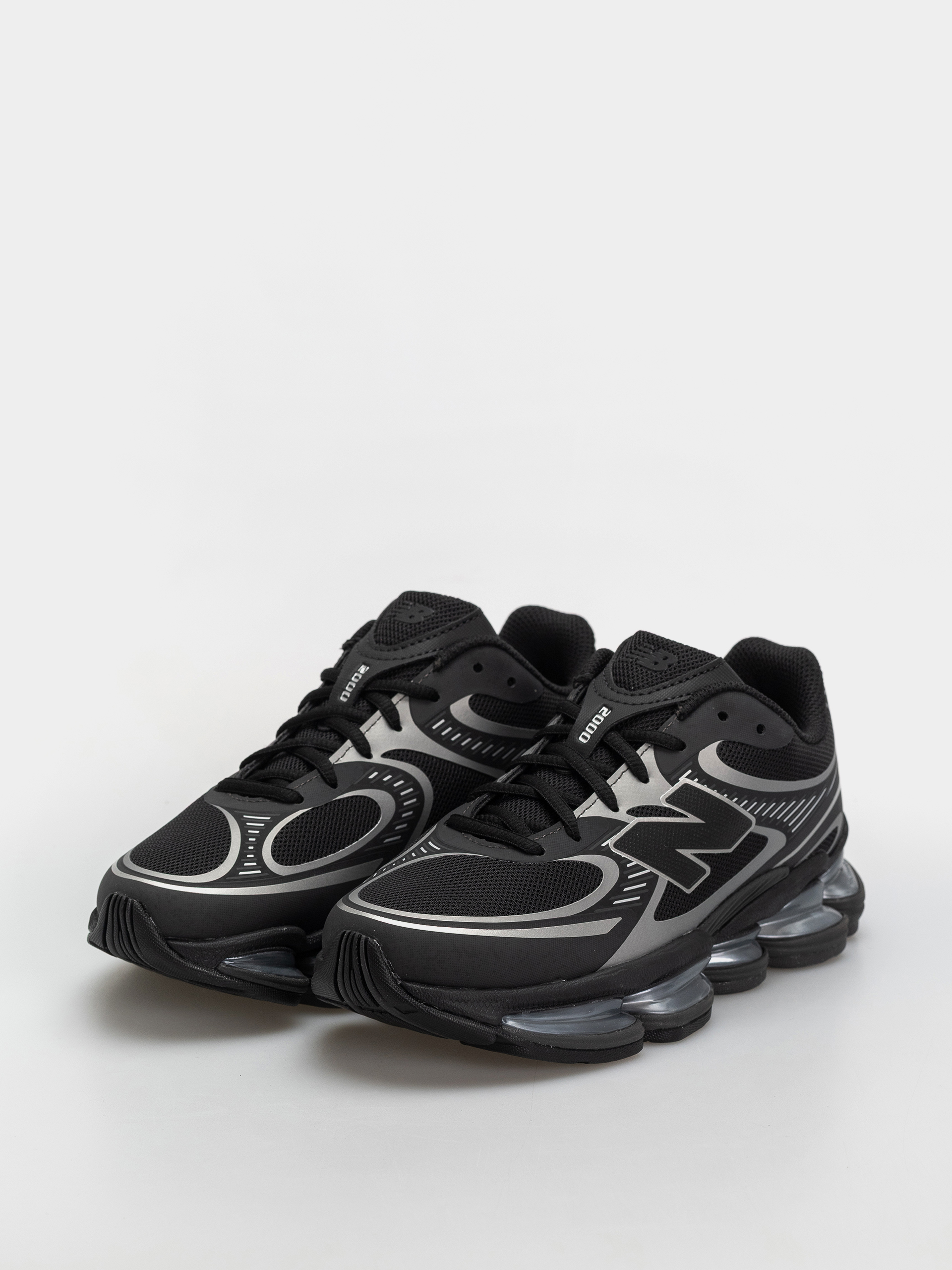 Boty New Balance 2000 (black/silver metallic)