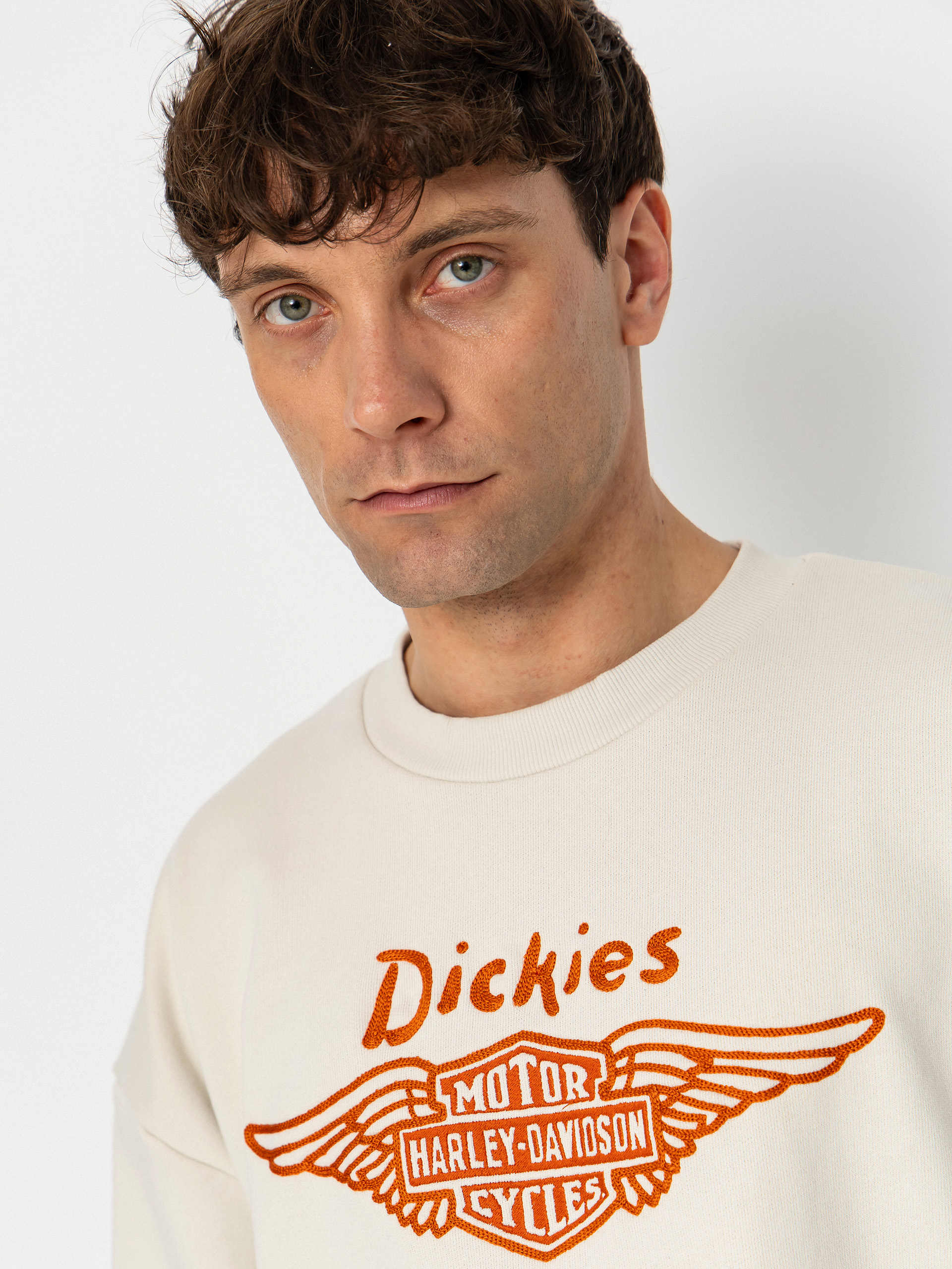Mikina Dickies X Harley Davidson Boxy Crew (bone)