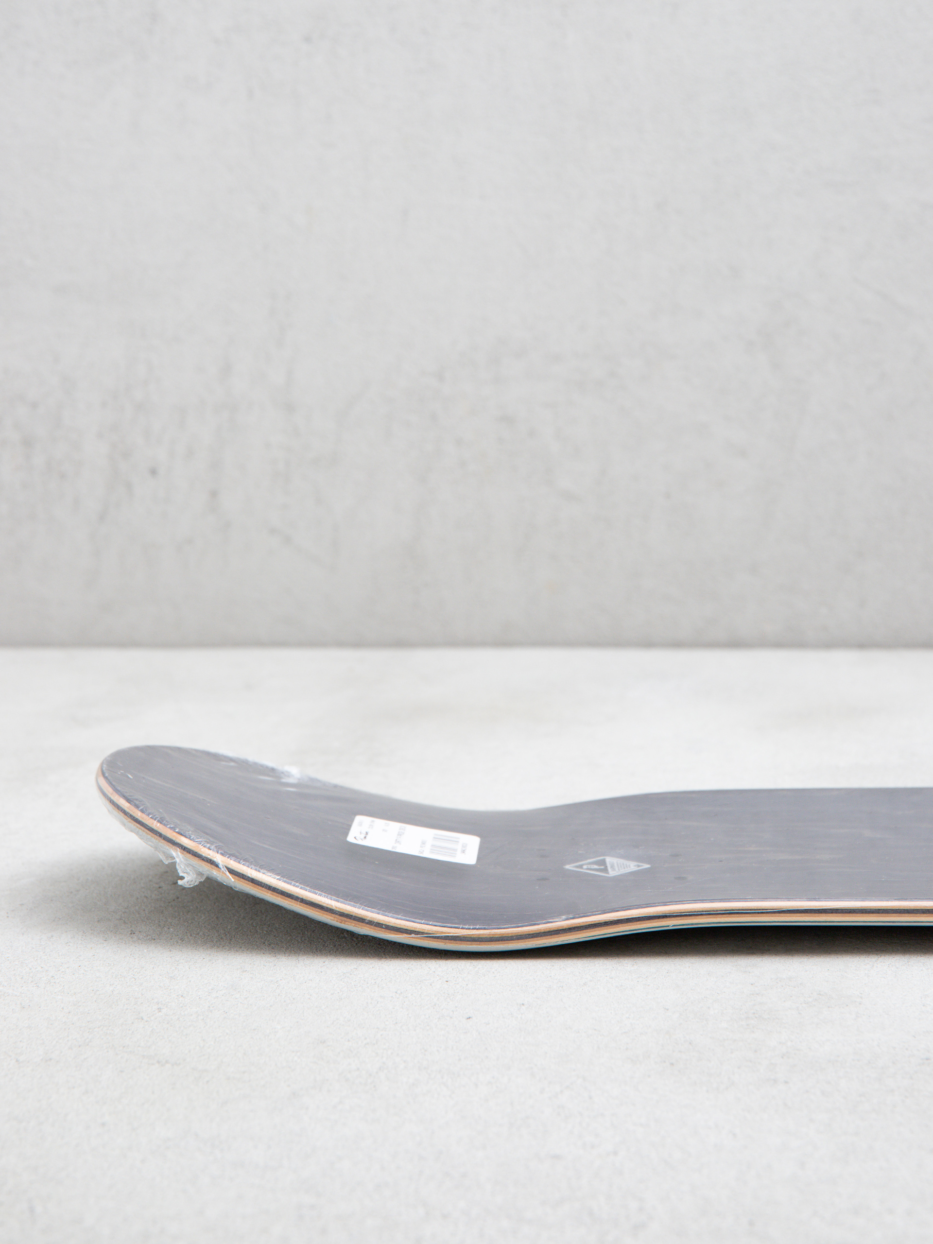 Deska Primitive Dirty P Ride (off white)
