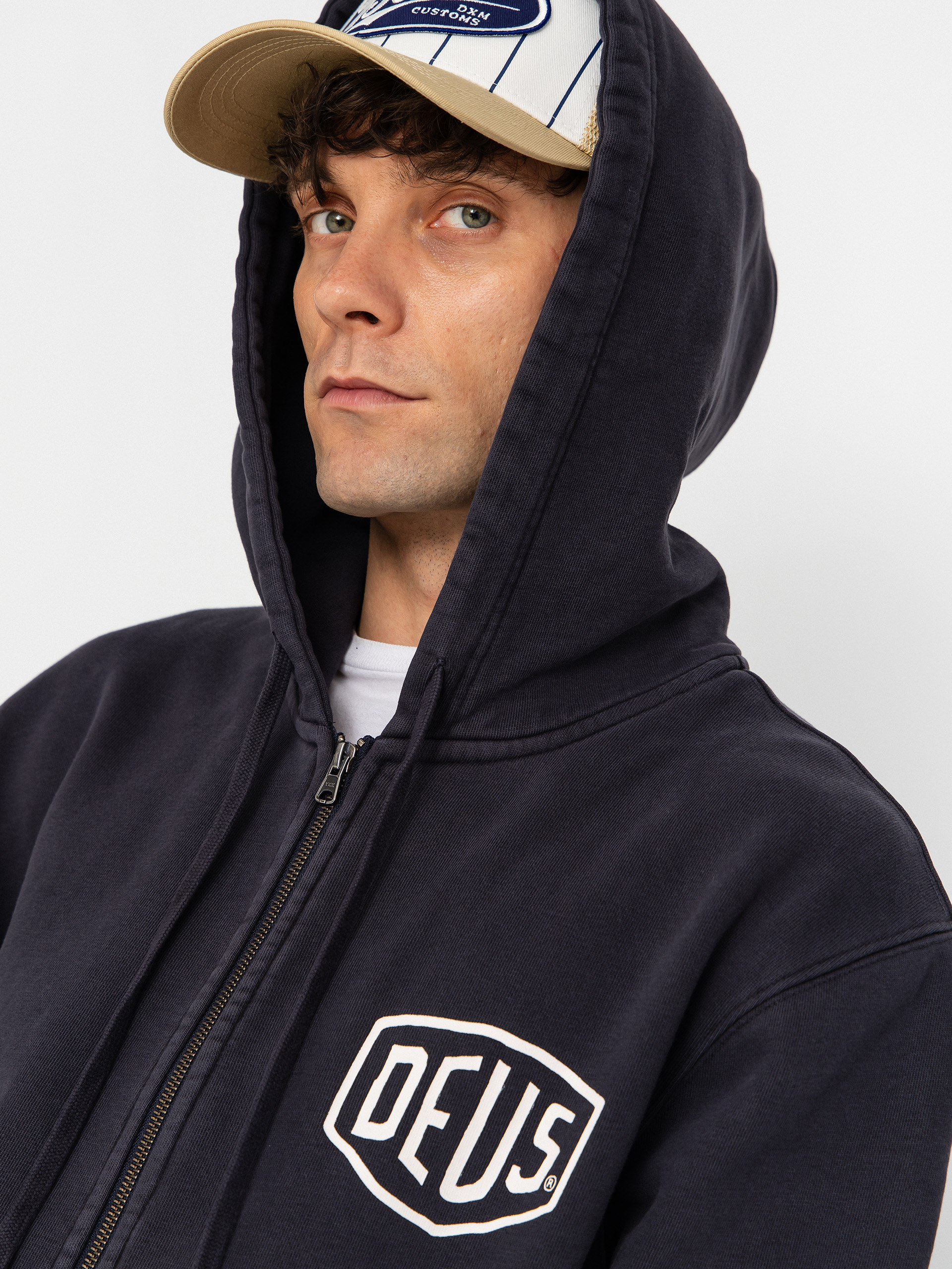 Mikina s kapucí Deus Ex Machina Shield Garment Dyed ZHD (black)