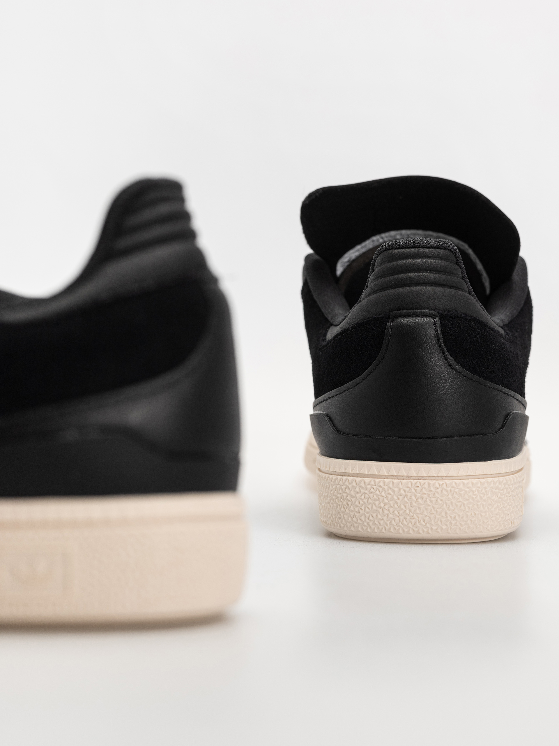 Boty adidas Busenitz (cblack/cwhite/goldmt)