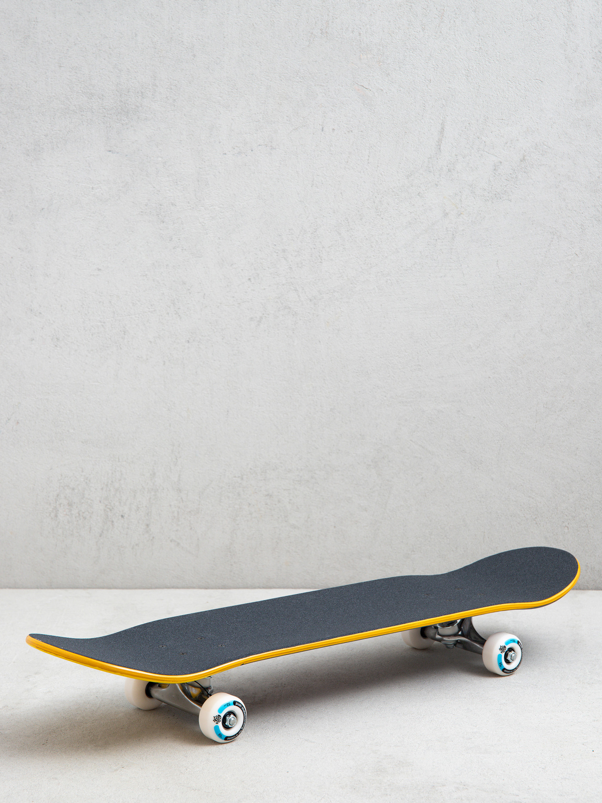 Skateboard Push Frosty Portrait (yellow)