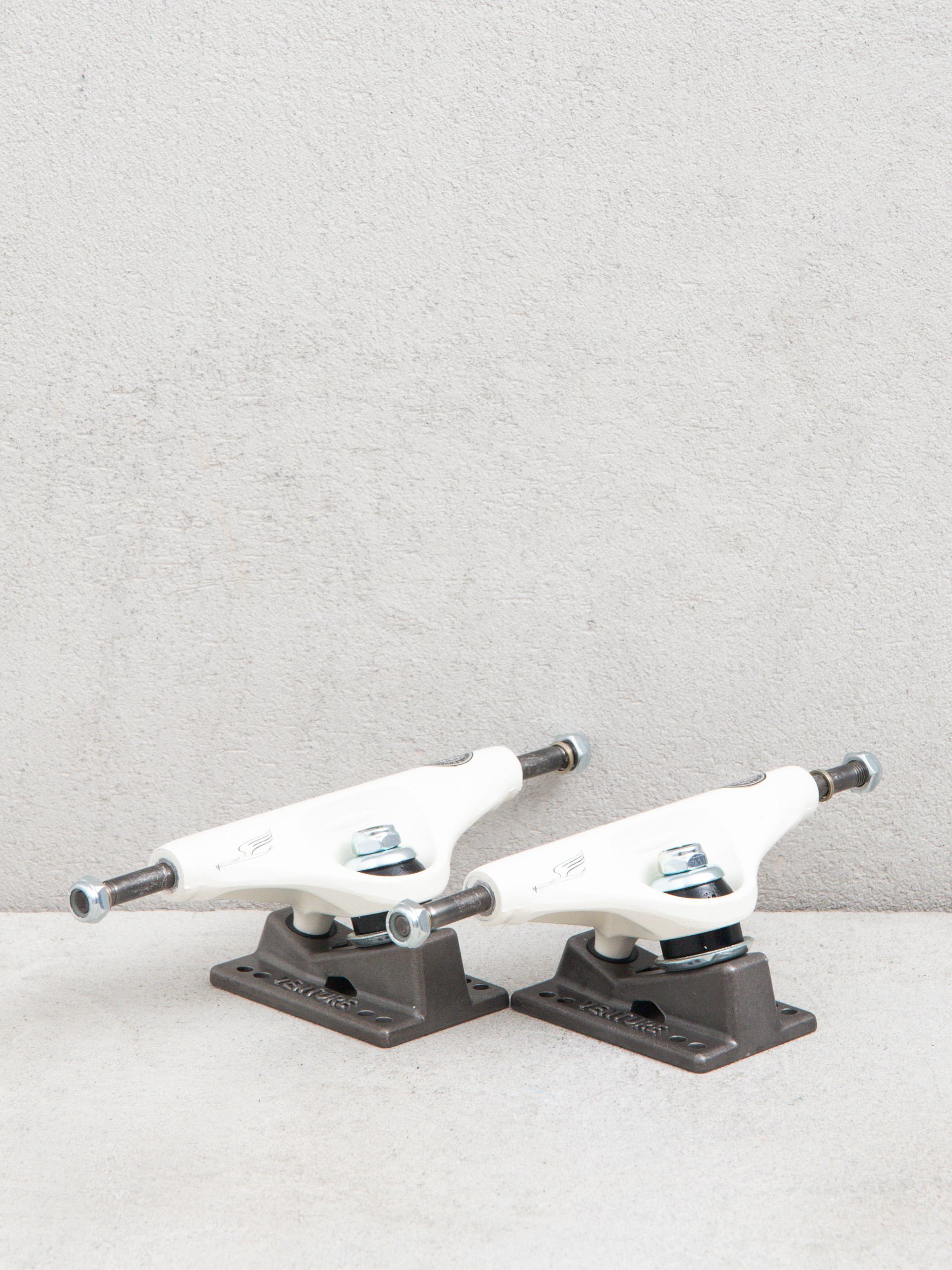 Trucky Venture Worrest Bob V8 (cream/blk)