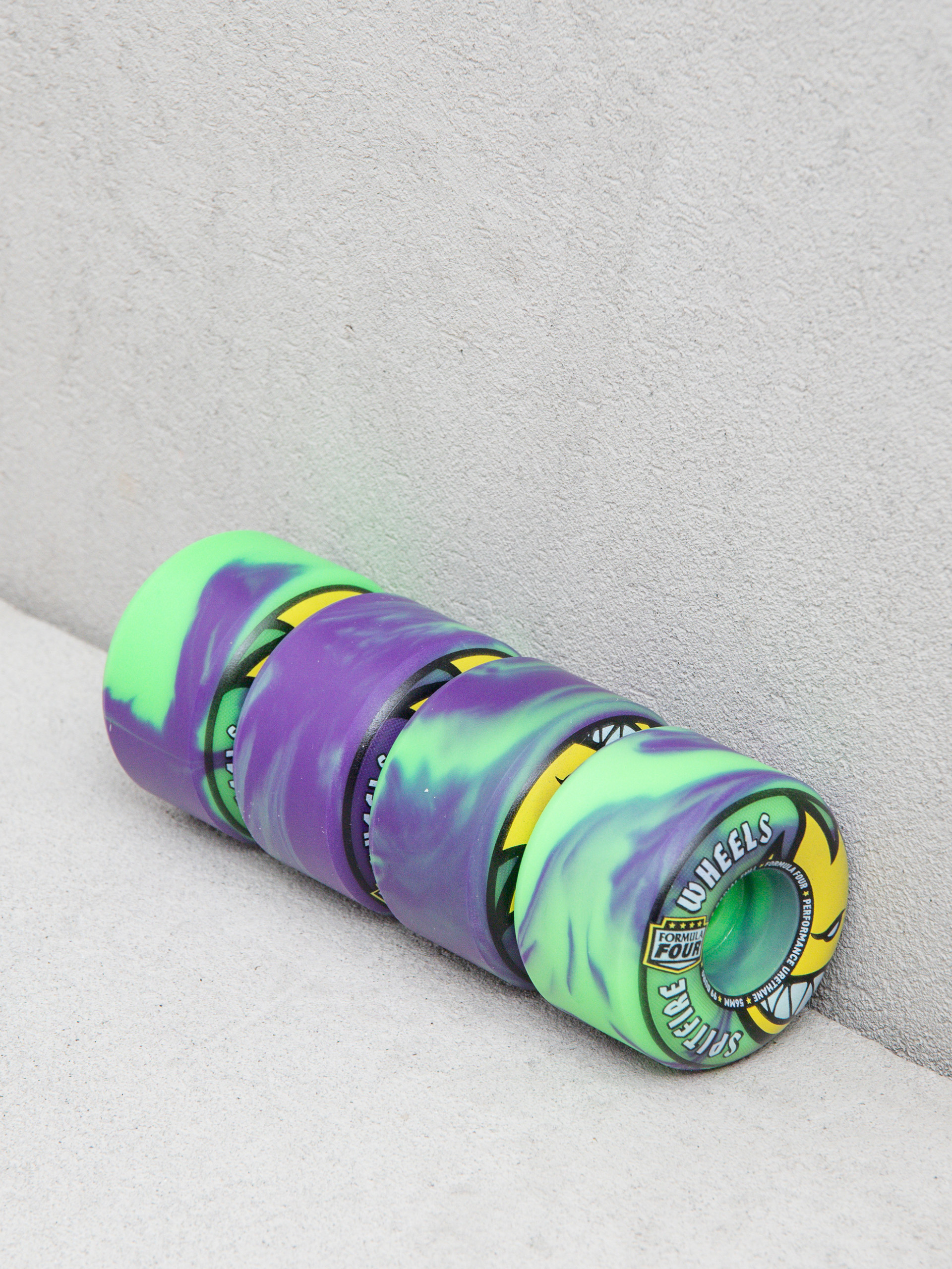 Kolečka Spitfire F4 99D Team Colors Radial Full (neon green/purple)