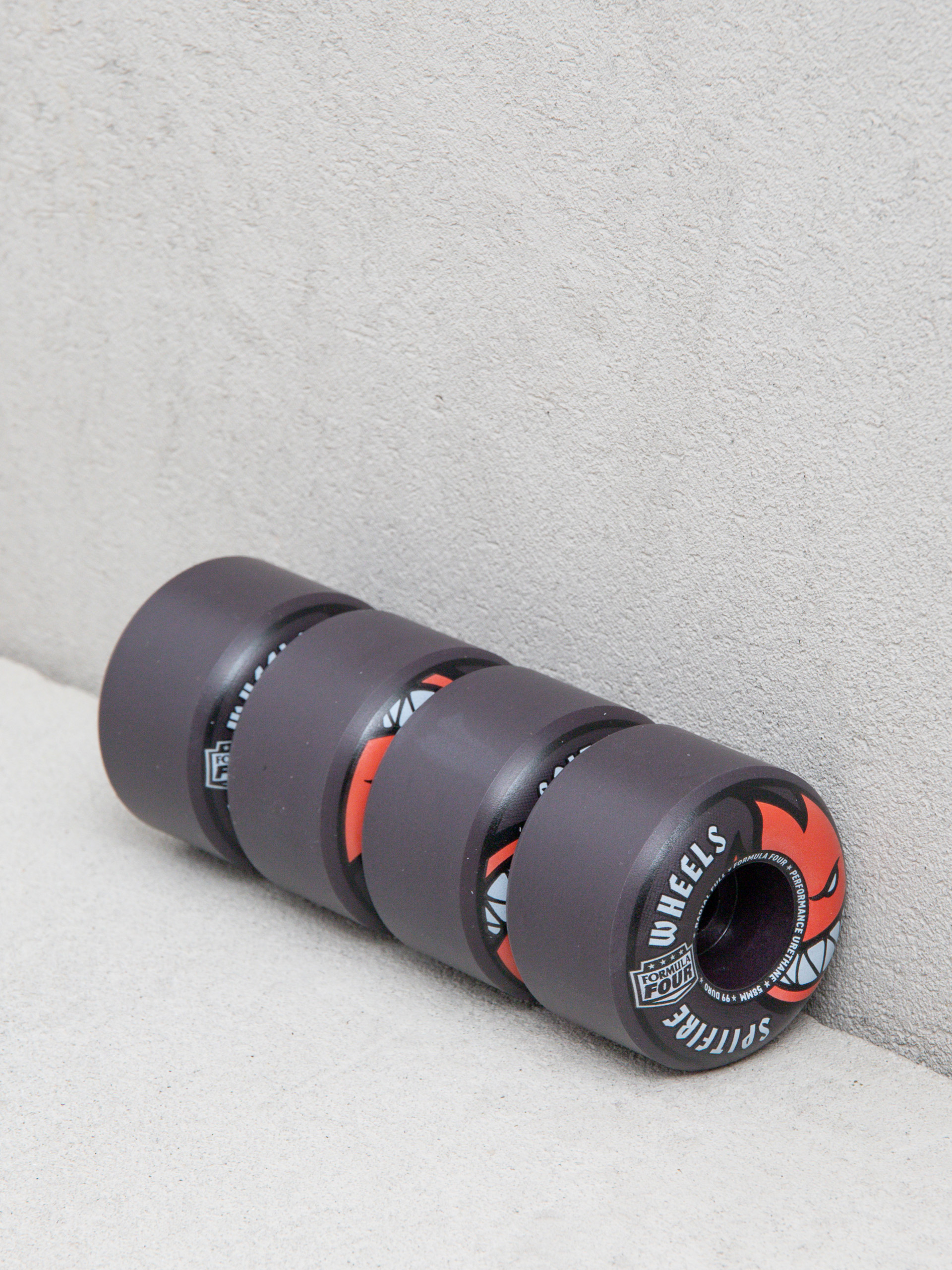 Kolečka Spitfire F4 99D Team Colors Radial Full (black)