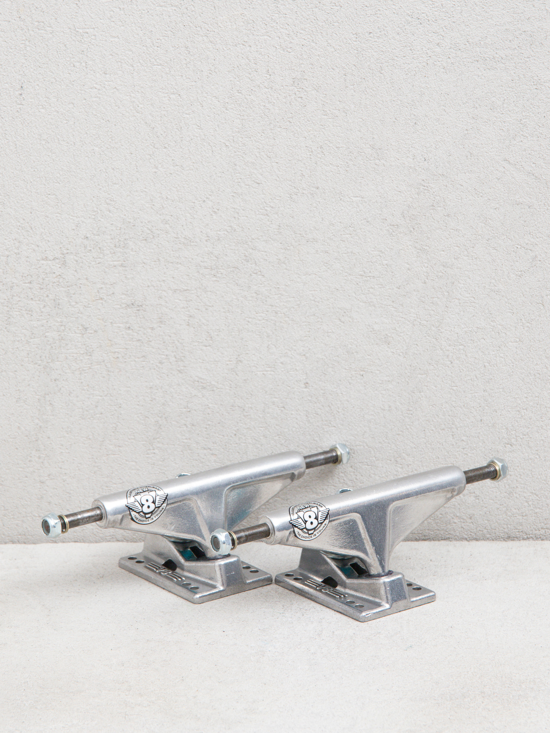 Trucky Venture Team V8 Polished