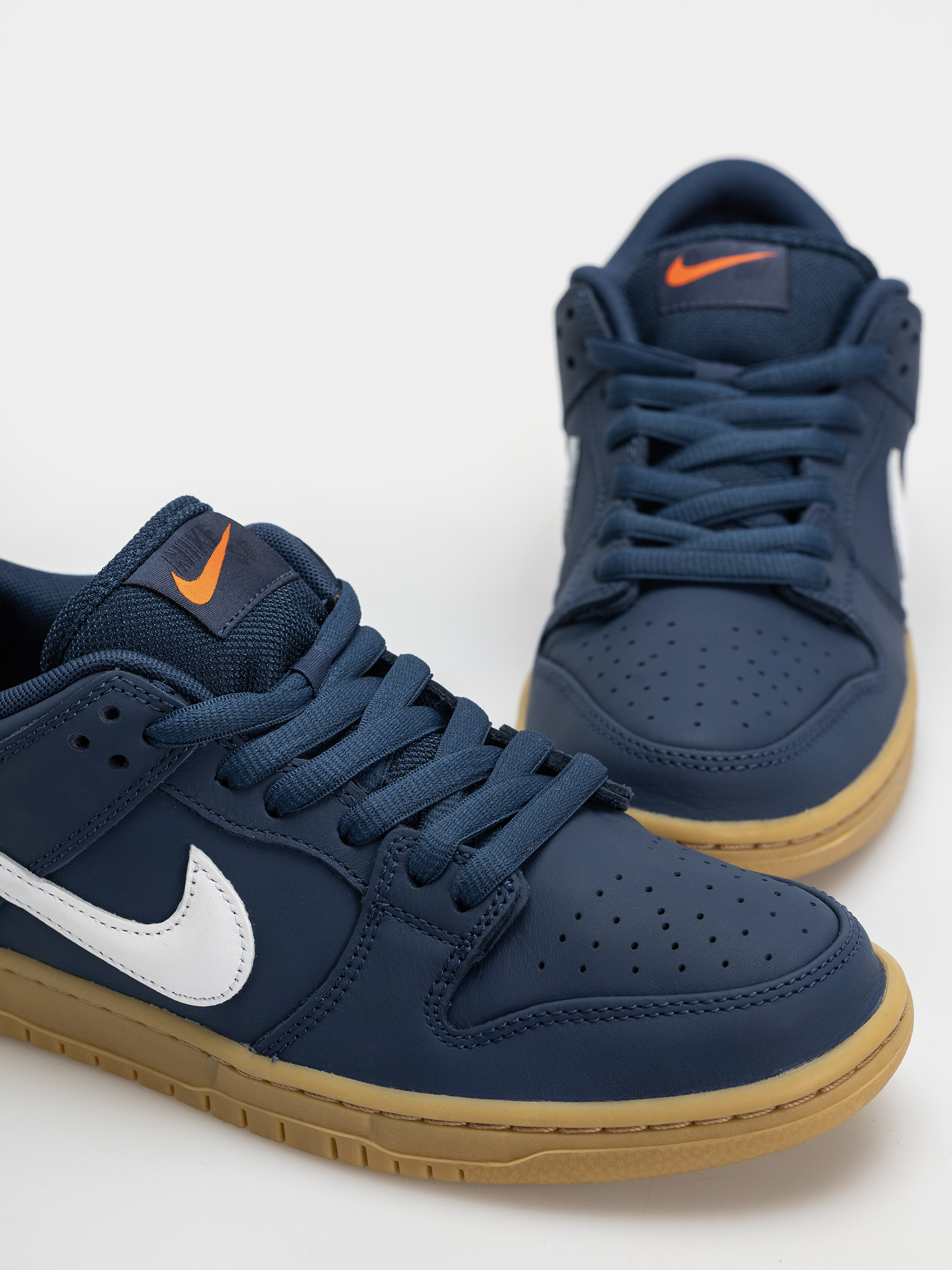 Boty Nike SB Dunk Low Pro (navy/white navy gum light brown)
