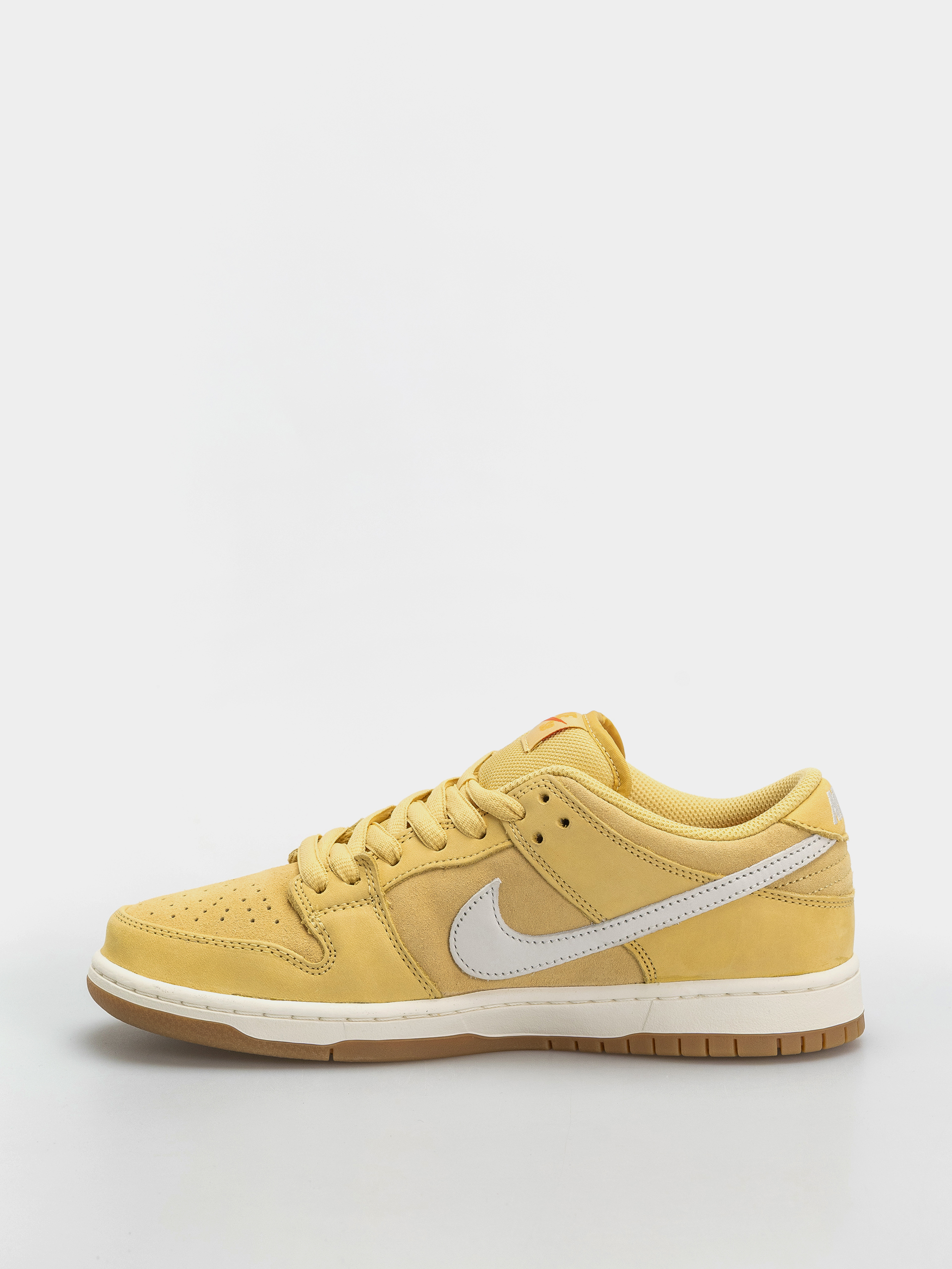 Boty Nike SB Dunk Low Pro (saturn gold/sail saturn gold solar flare)
