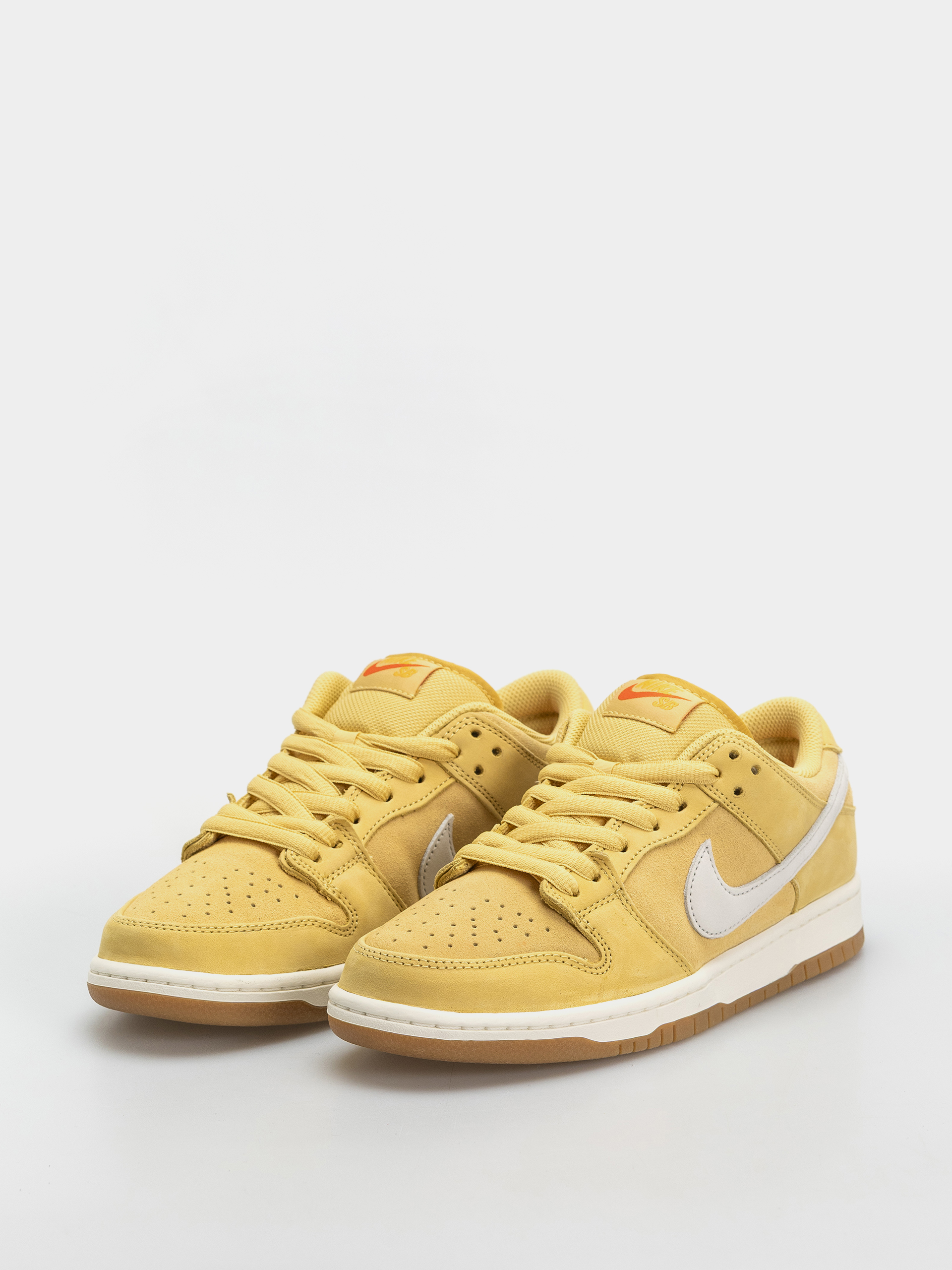 Boty Nike SB Dunk Low Pro (saturn gold/sail saturn gold solar flare)