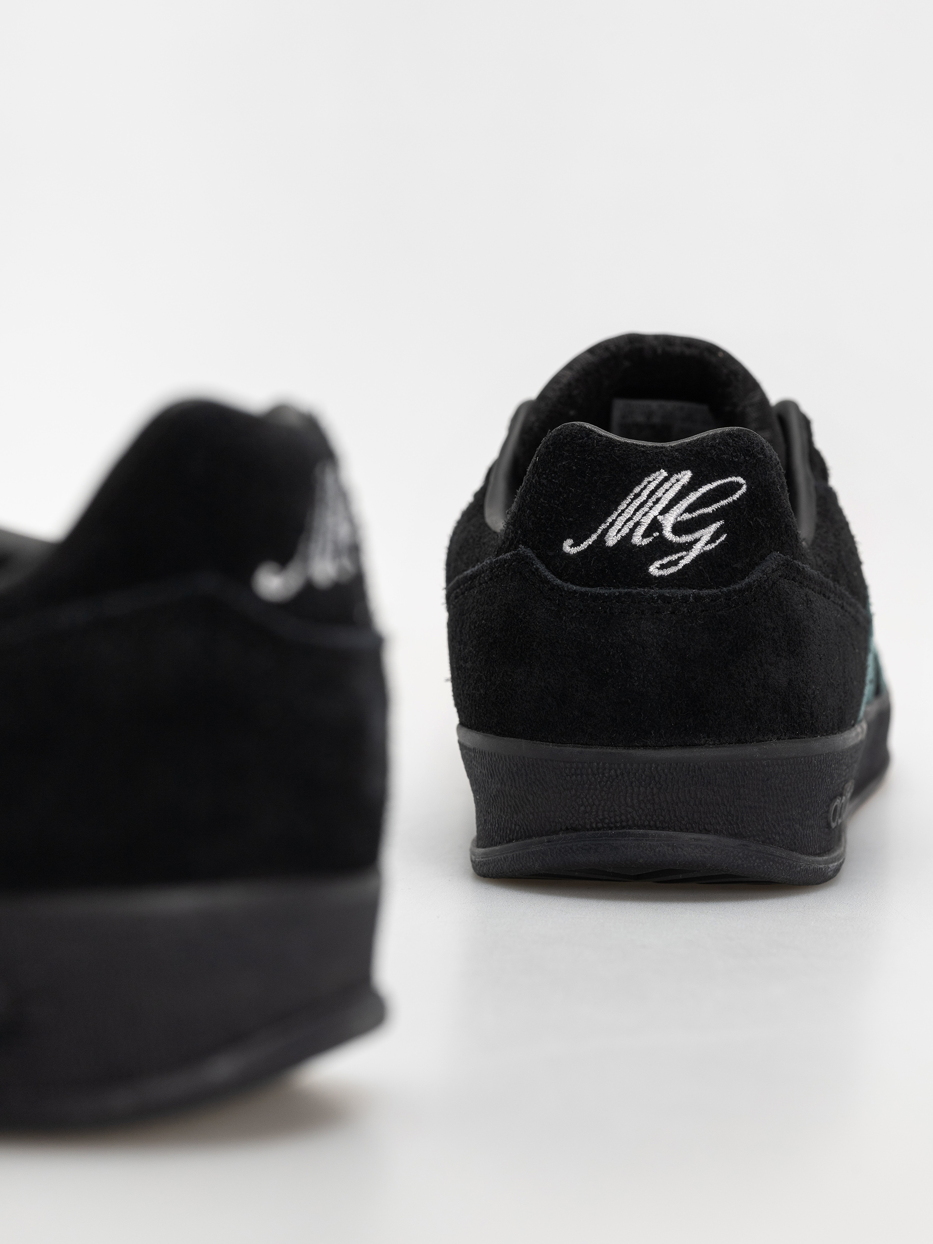 Boty adidas Aloha Super (cblack/pretea/ftwwht)