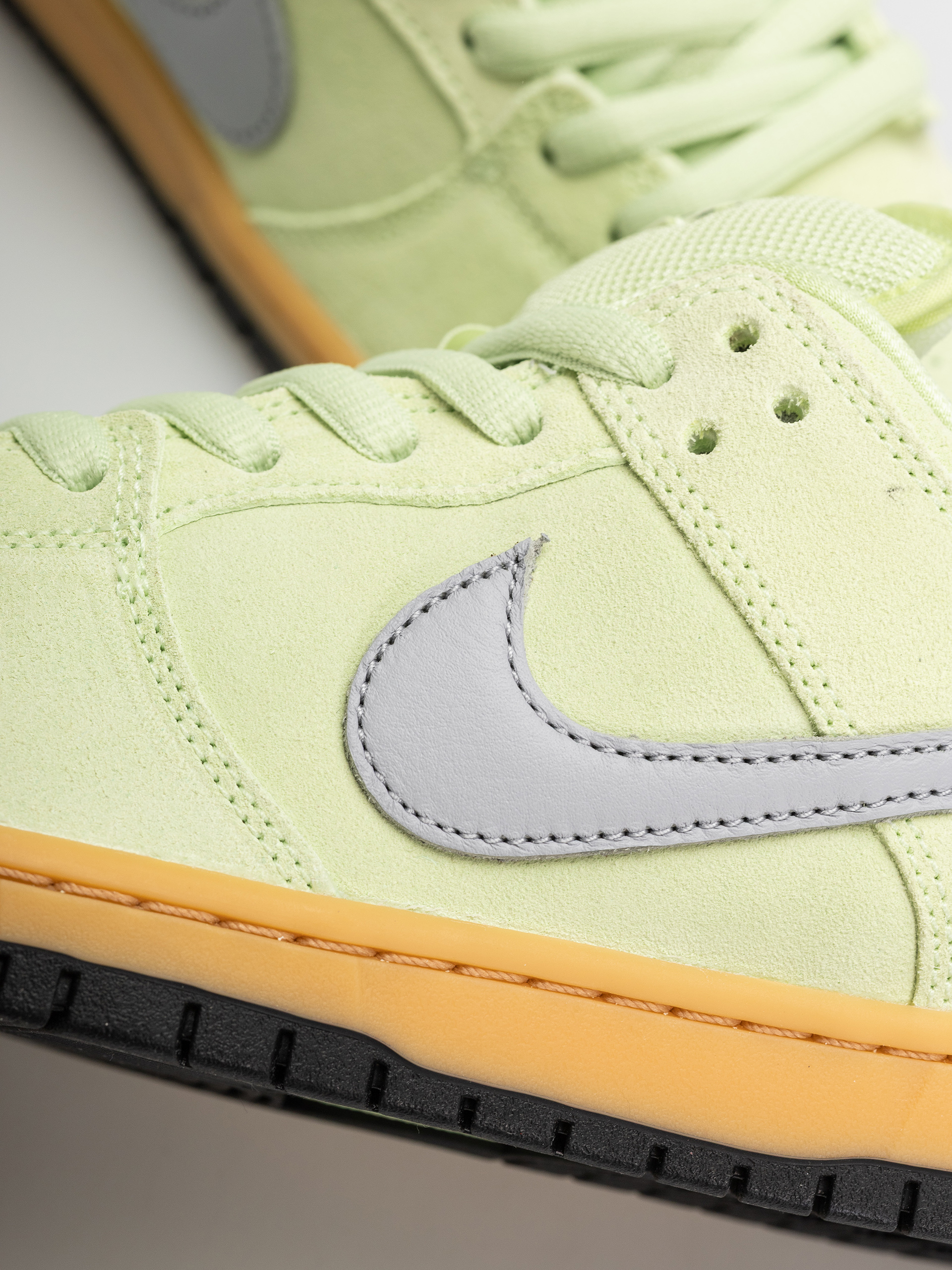 Boty Nike SB Dunk Low Pro Prm (lt liquid lime/wolf grey black)