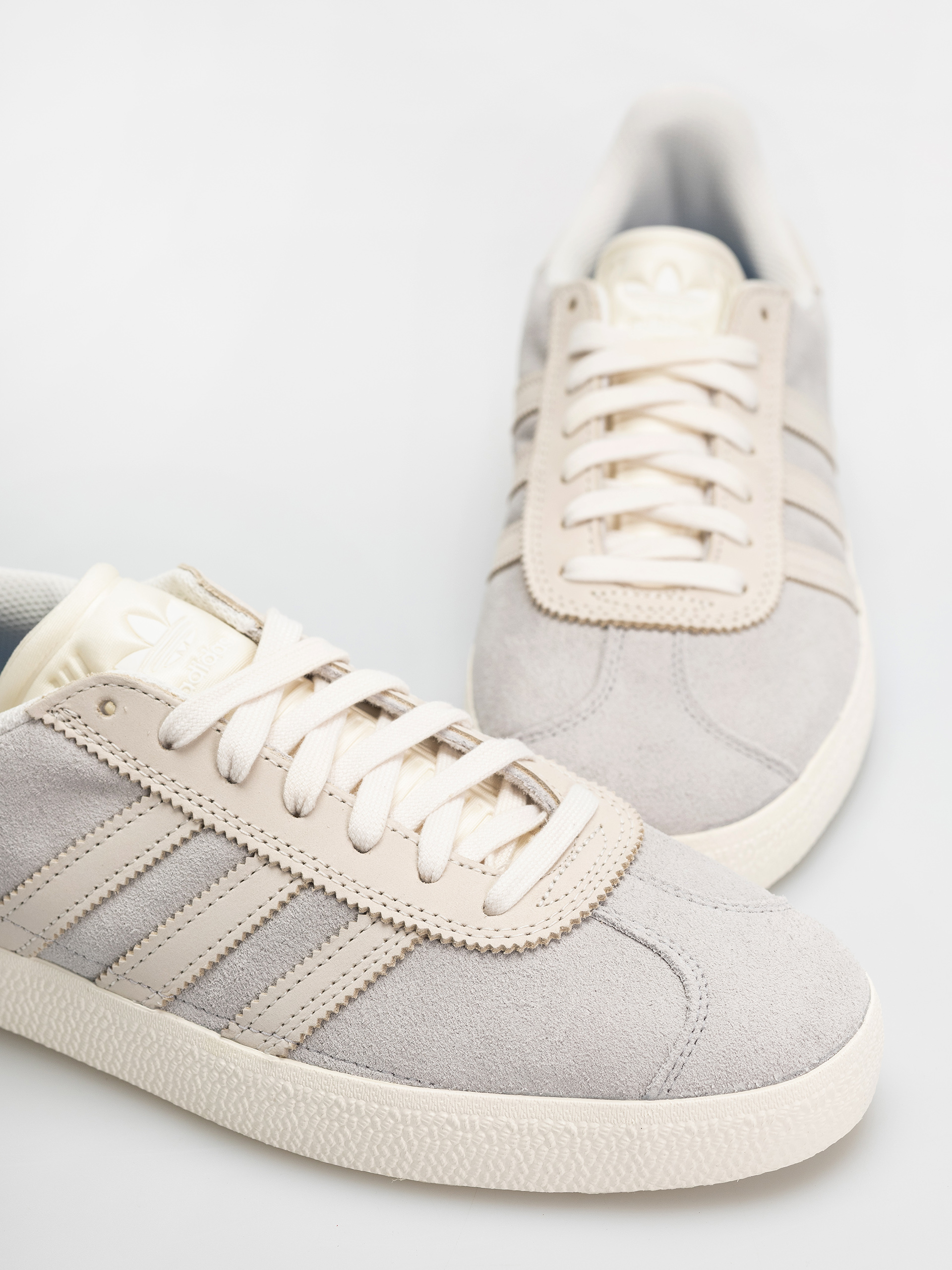 Boty adidas Gazelle Adv (gretwo/cwhite/goldmt)
