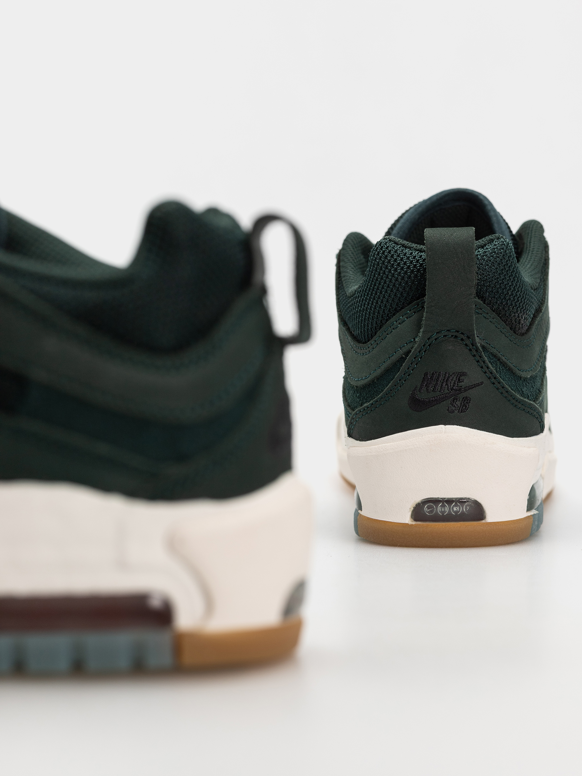 Boty Nike SB Air Max Ishod Iso (deep fir/black fir sail)
