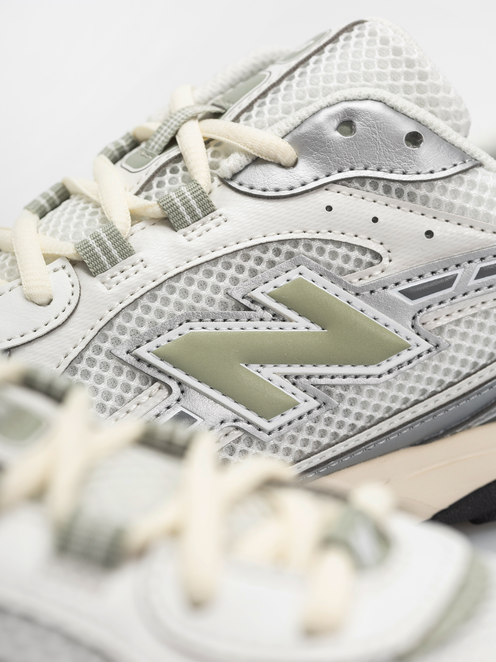 Boty New Balance 204 (silver metallic/garter snake swb)