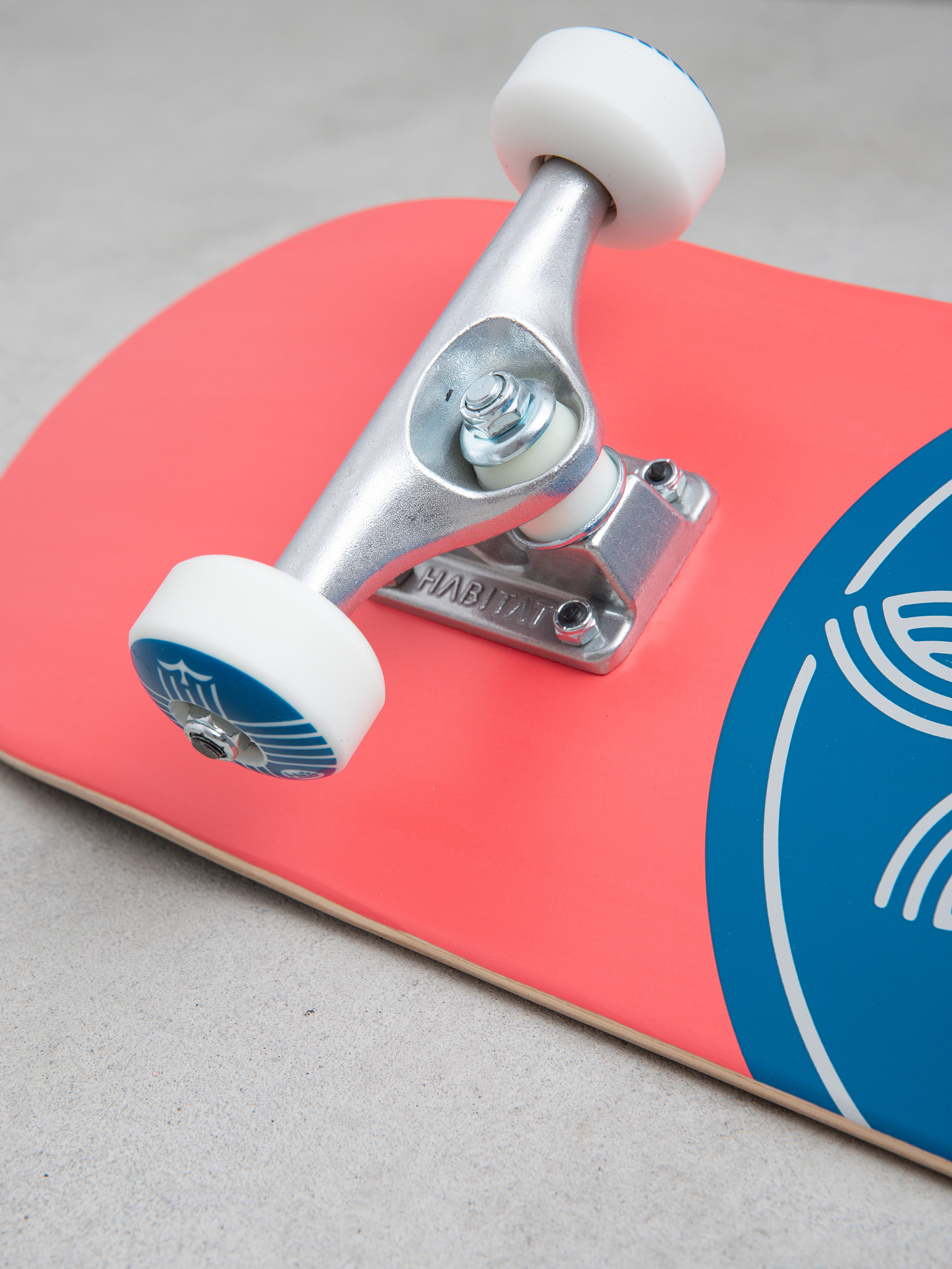 Skateboard Habitat Habitat Leaf Dot (blue)