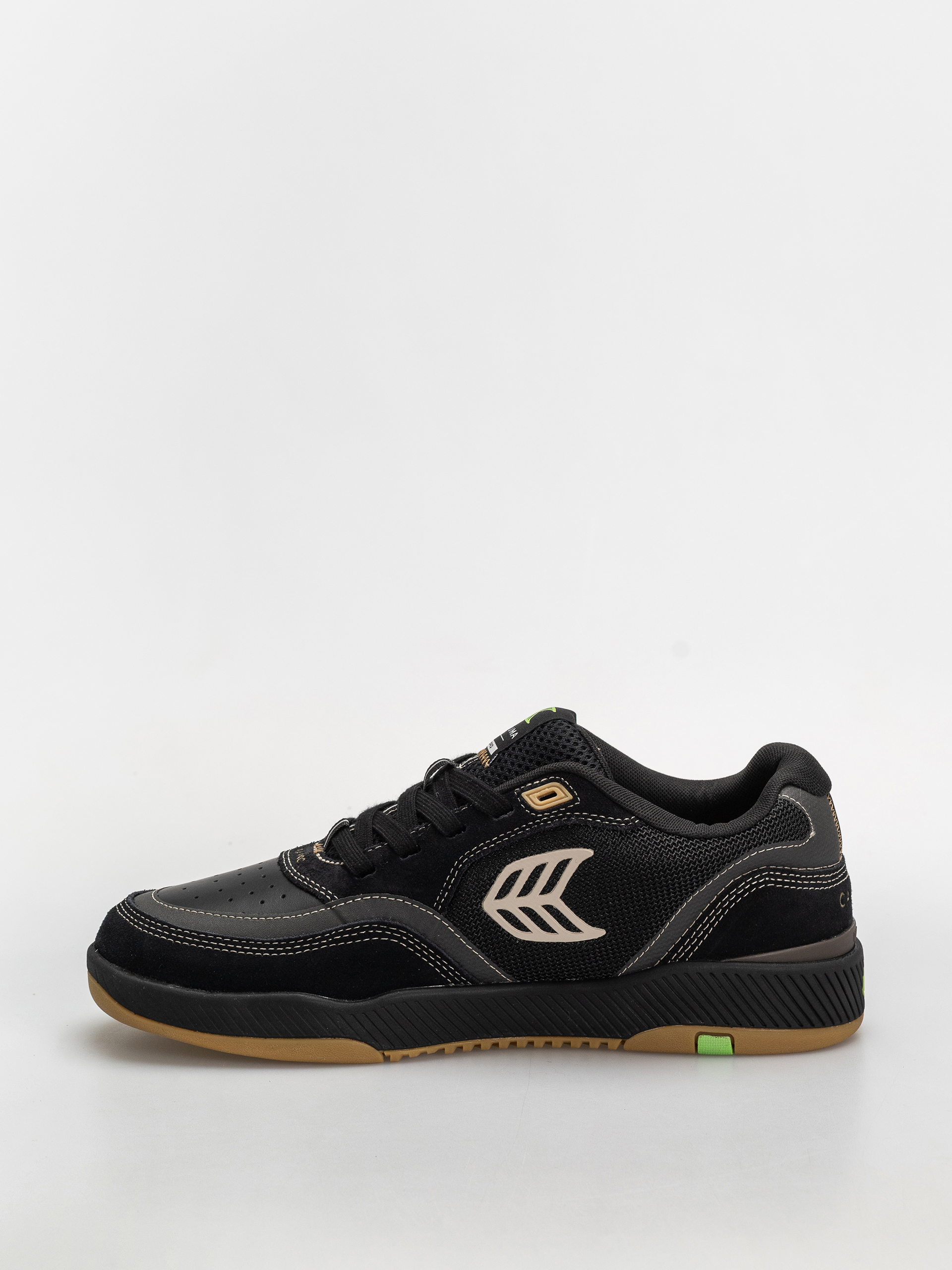 Boty Cariuma Uba Pro (black suede and mesh silver cloud logo)