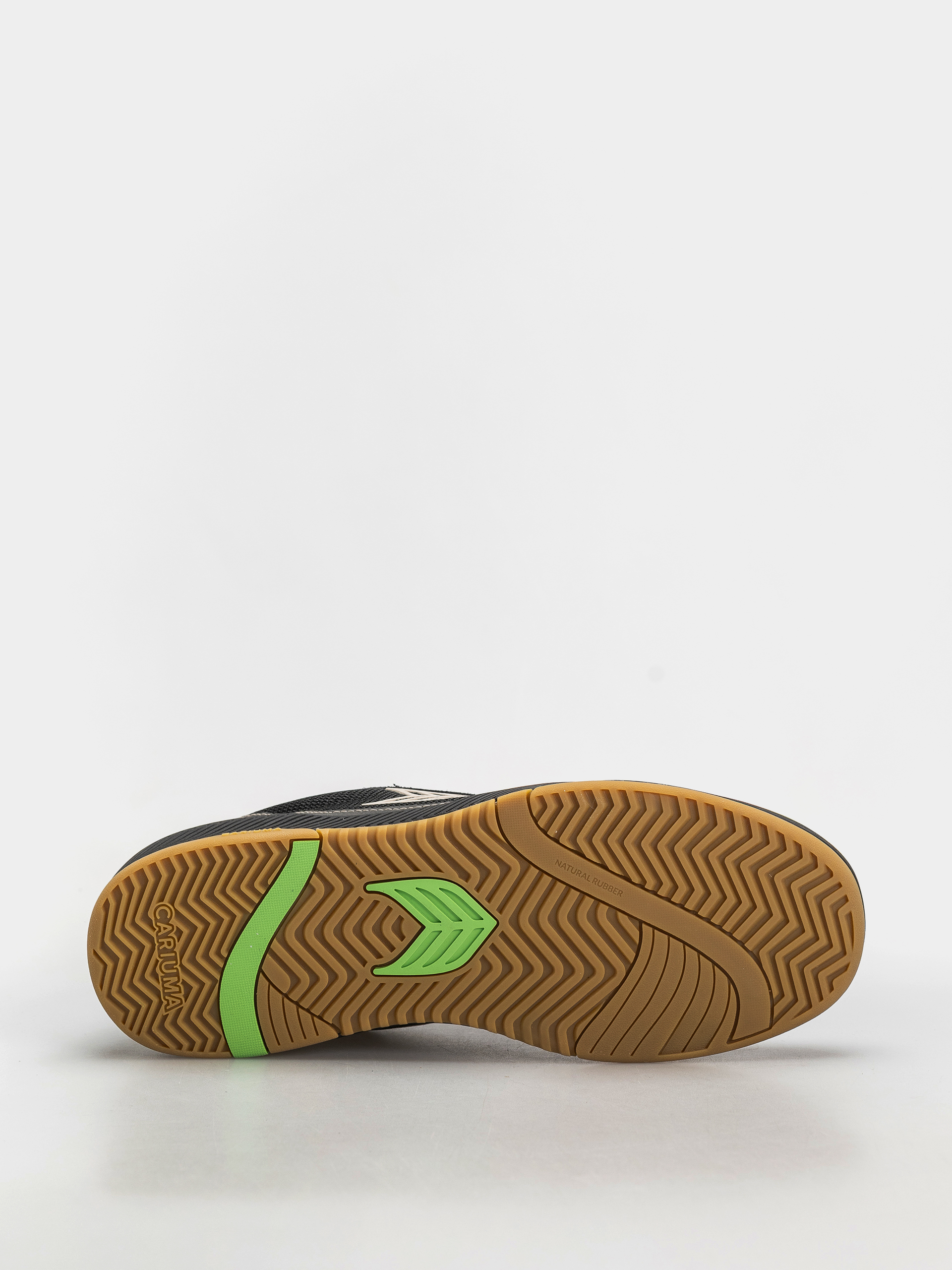Boty Cariuma Uba Pro (black suede and mesh silver cloud logo)