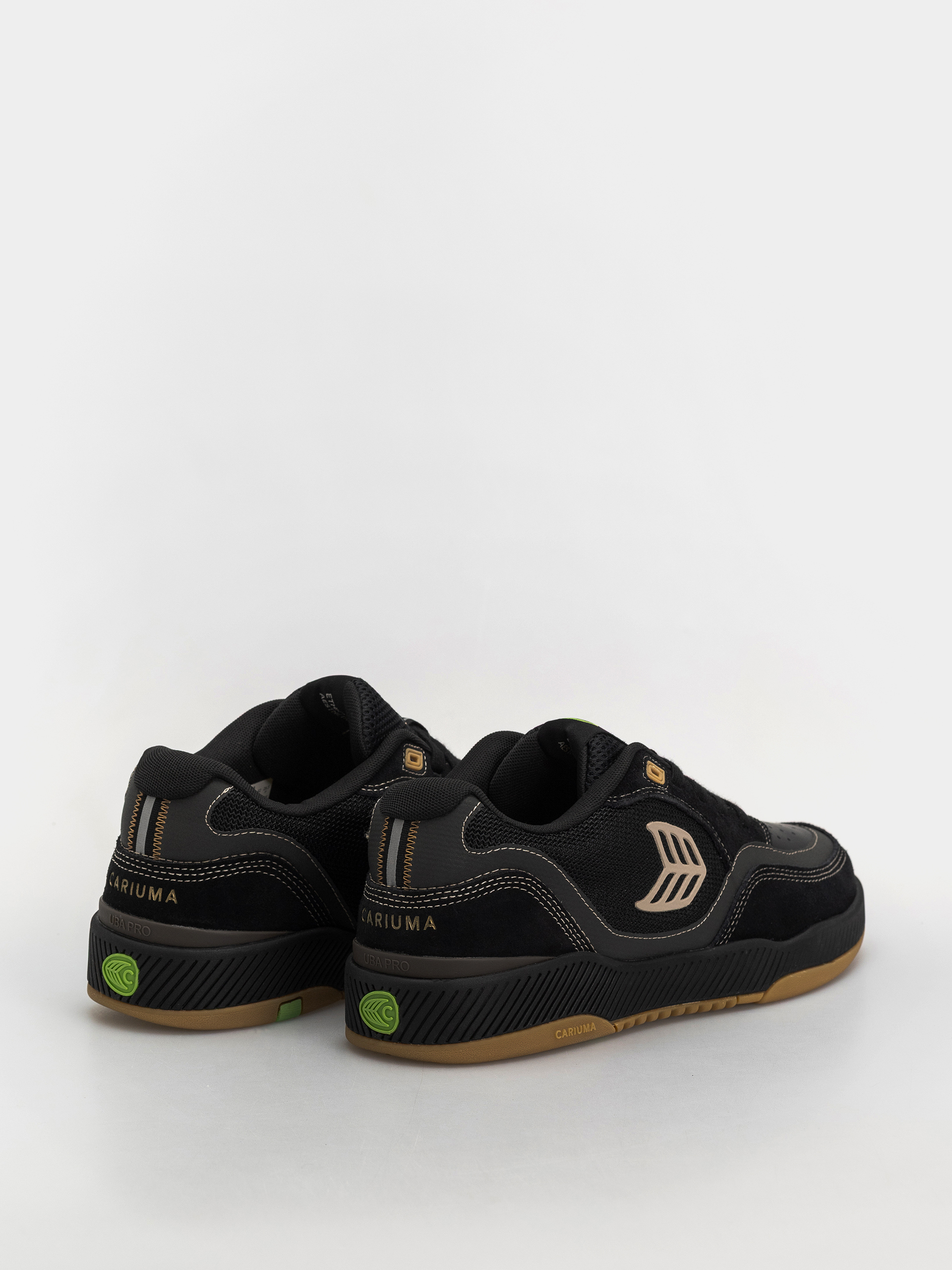 Boty Cariuma Uba Pro (black suede and mesh silver cloud logo)