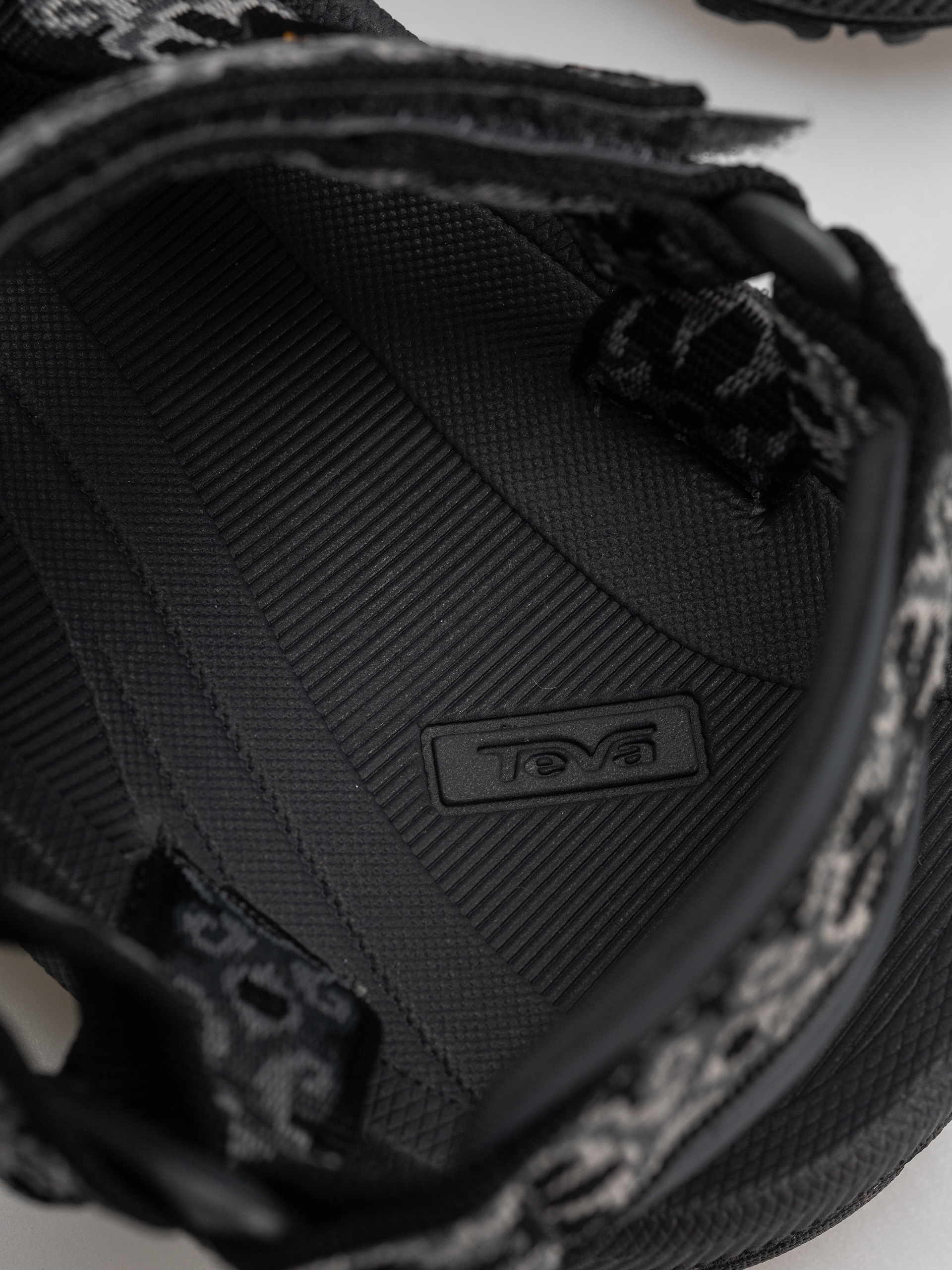 Sandaly Teva Winsted Wmn (archive floral black/grey)