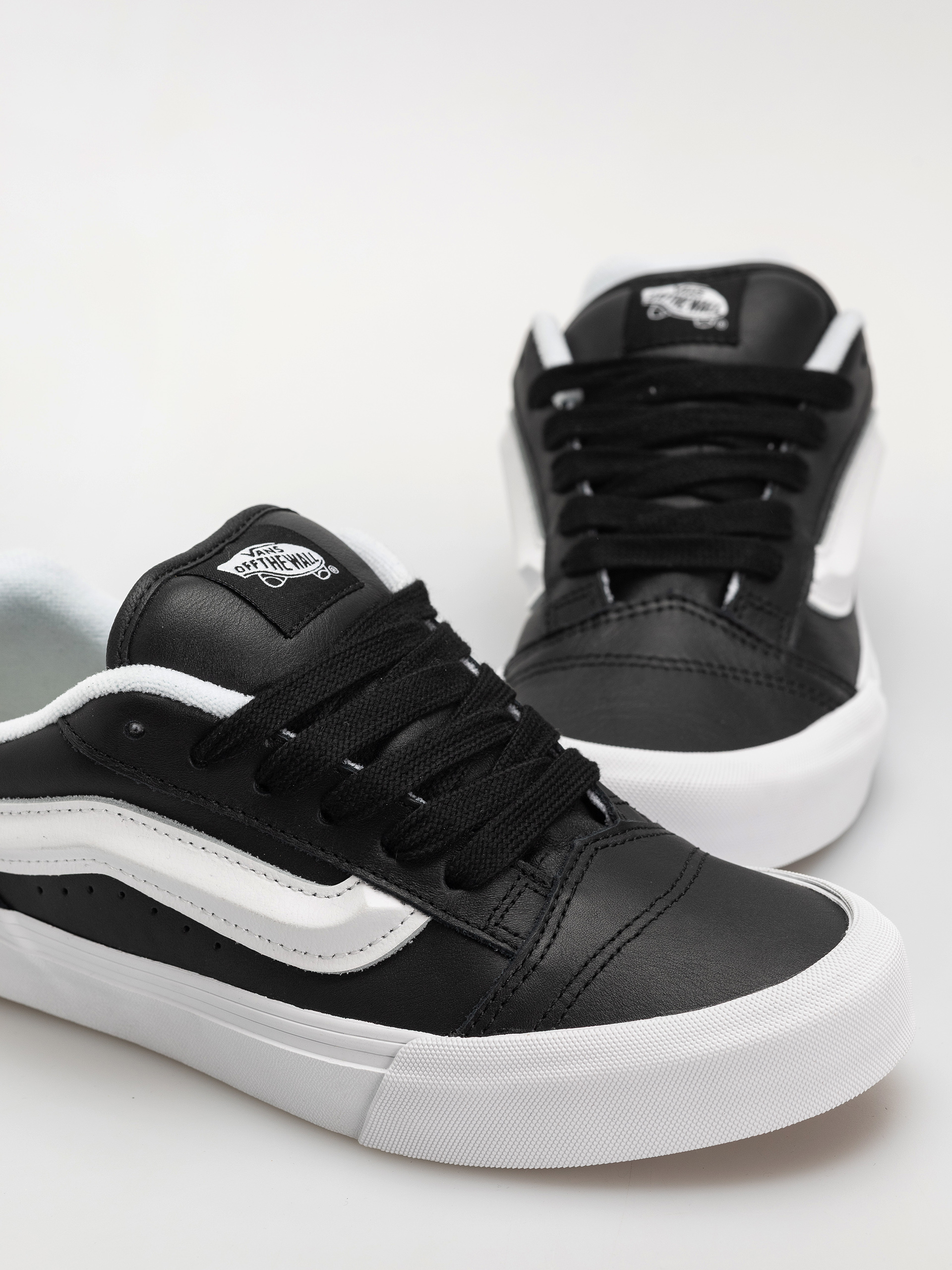 Boty Vans Knu Skool (black/true whit)
