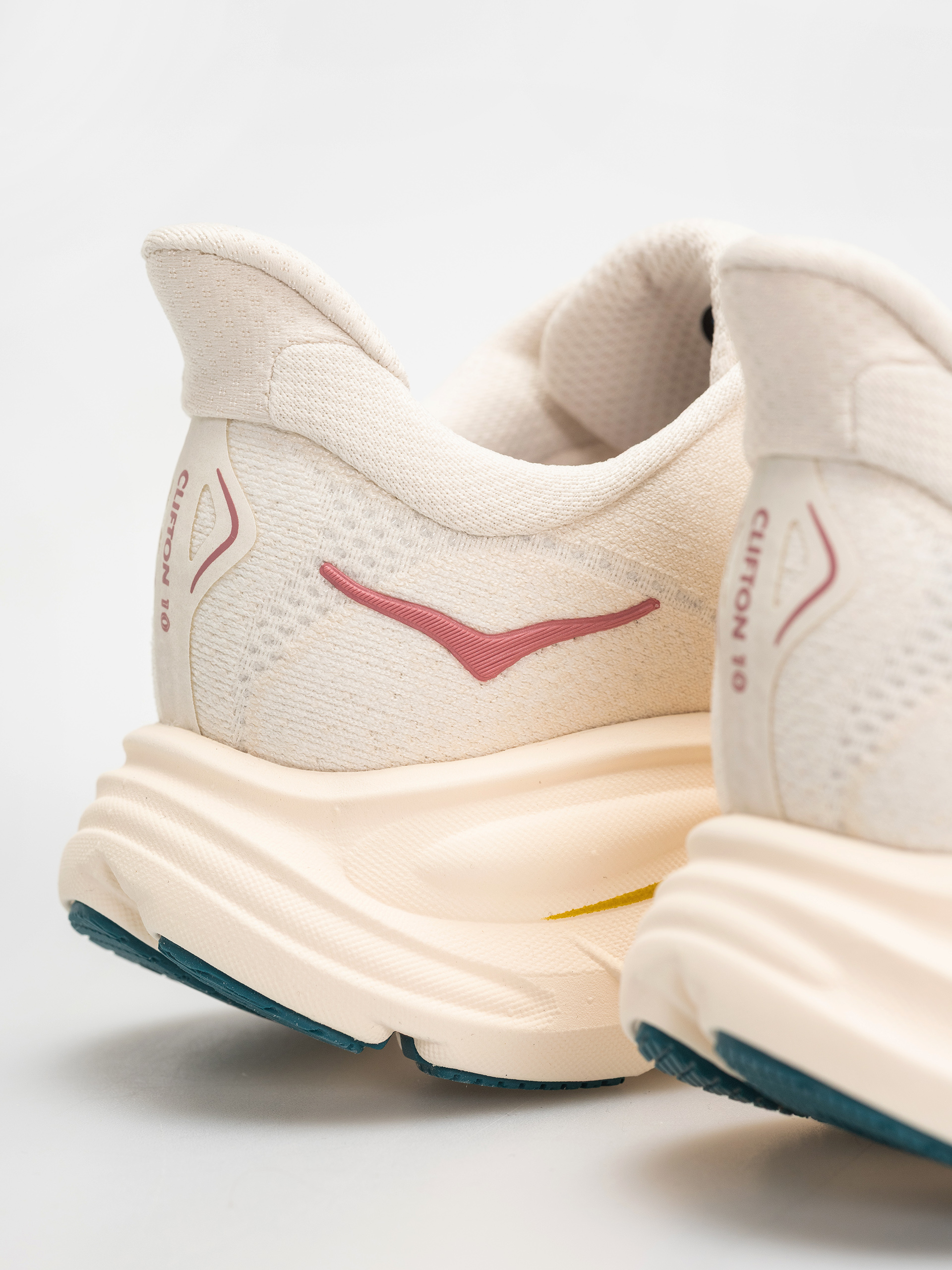 Boty Hoka Clifton 10 Wmn (birch/alabaster)