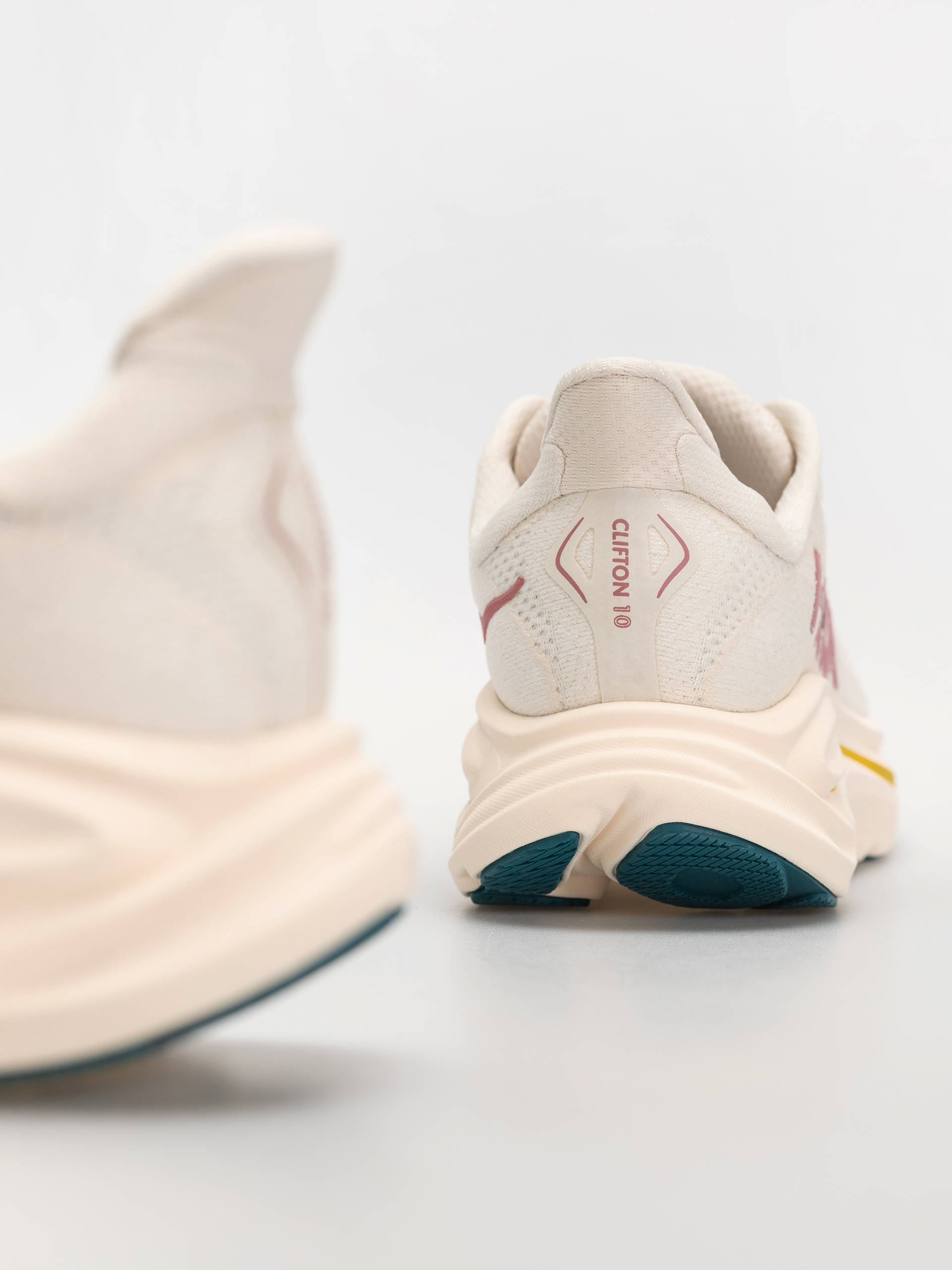 Boty Hoka Clifton 10 Wmn (birch/alabaster)
