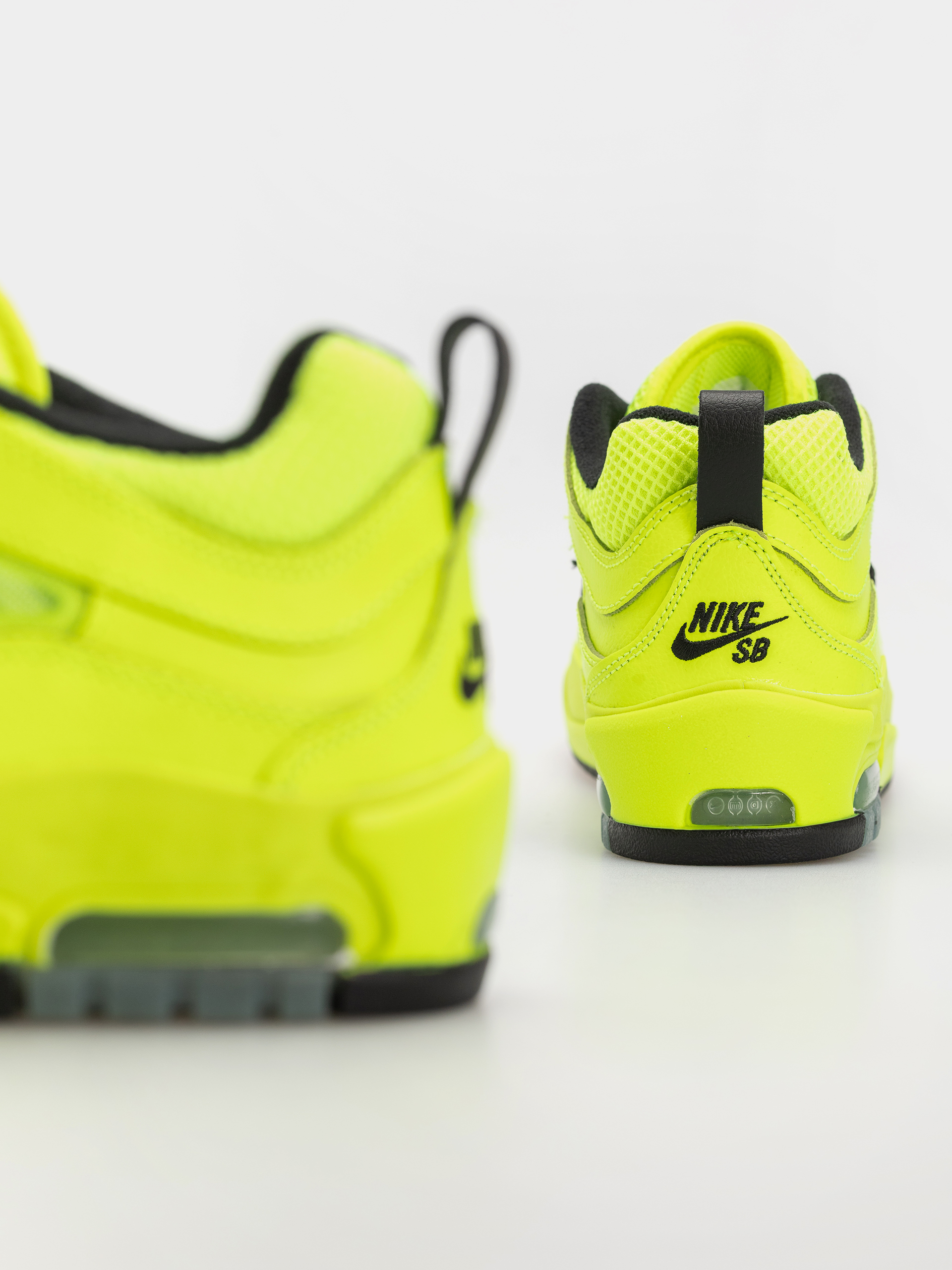 Boty Nike SB Air Max Ishod Premium (volt/black/volt/black)