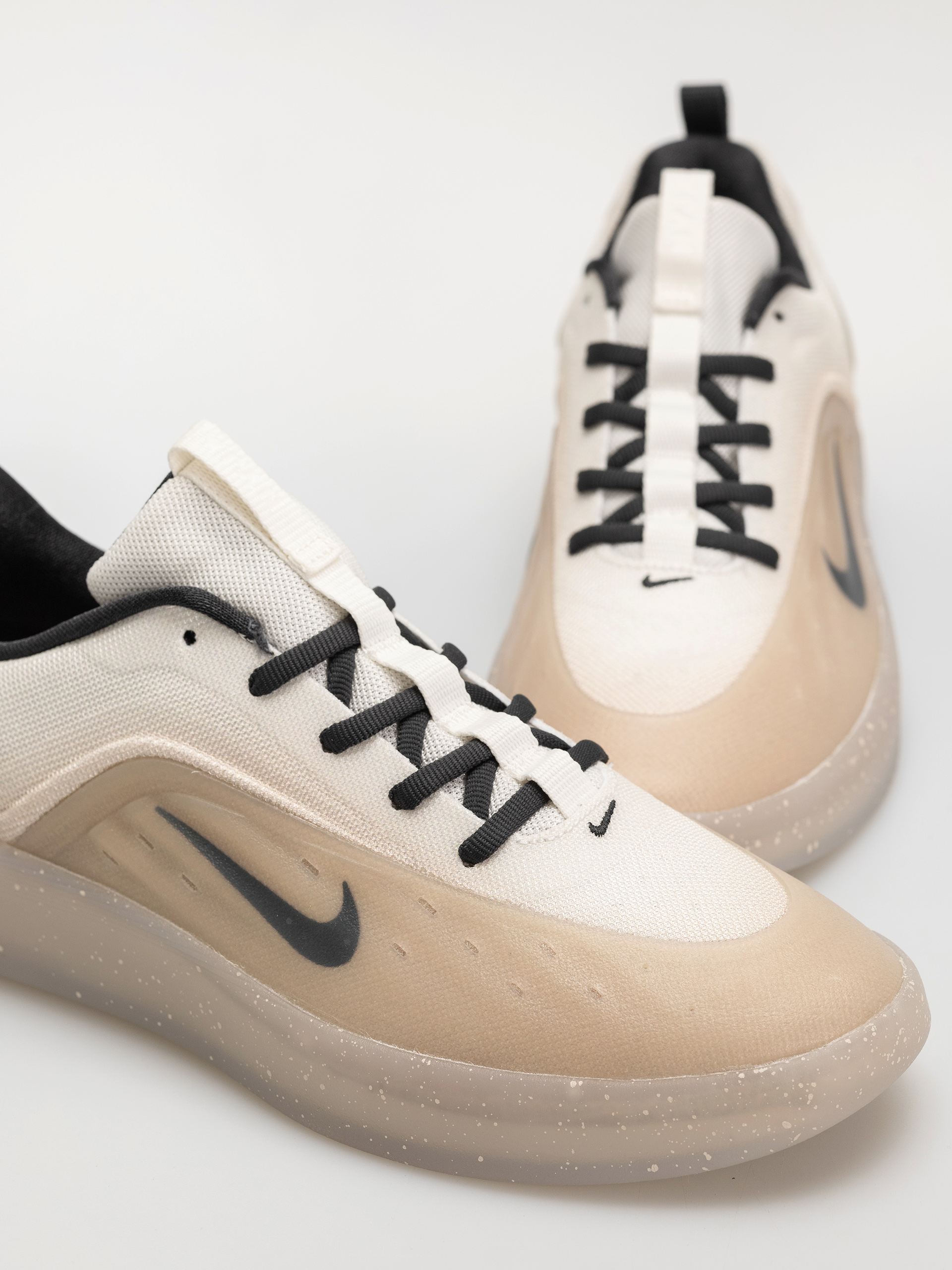 Boty Nike SB Zoom Nyjah 4 (desert khaki/dk smoke grey)