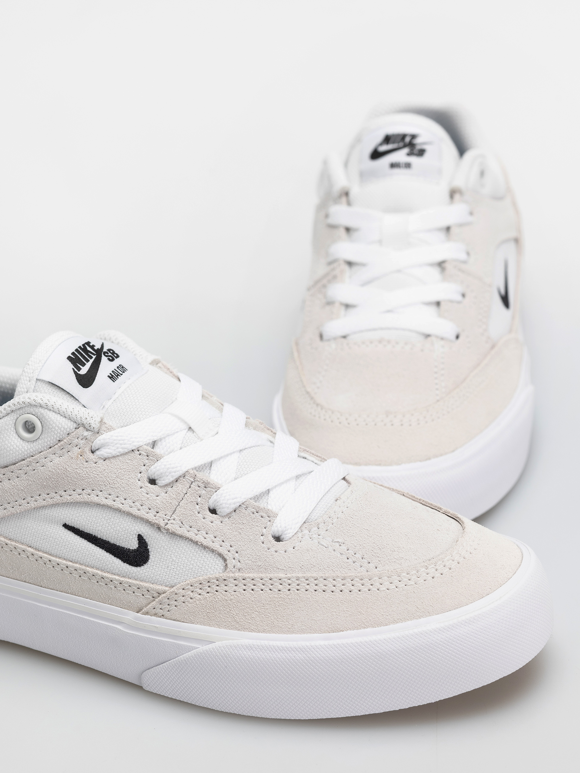 Boty Nike SB Malor (white/black/summit white/gum light brown)
