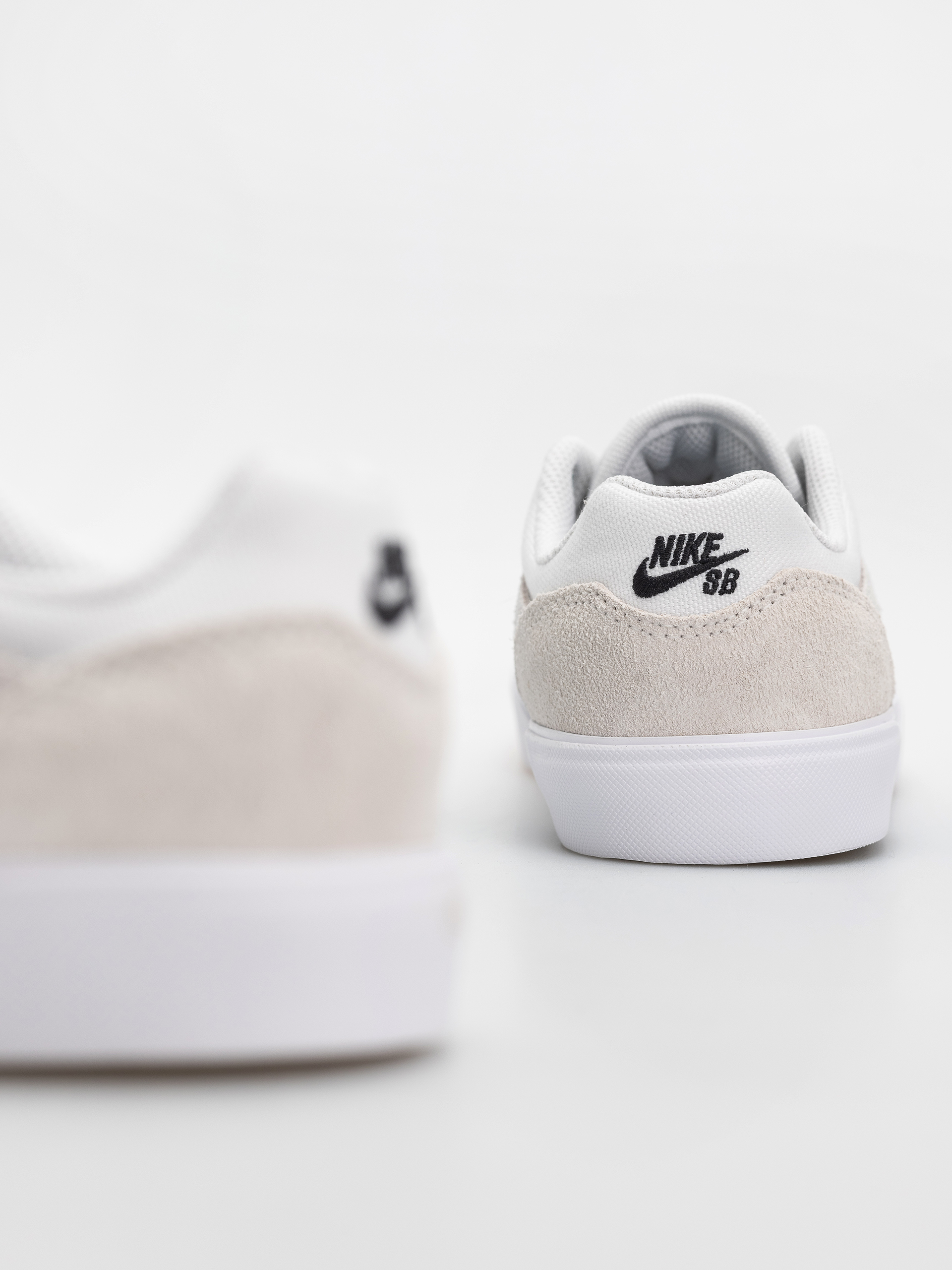 Boty Nike SB Malor (white/black/summit white/gum light brown)