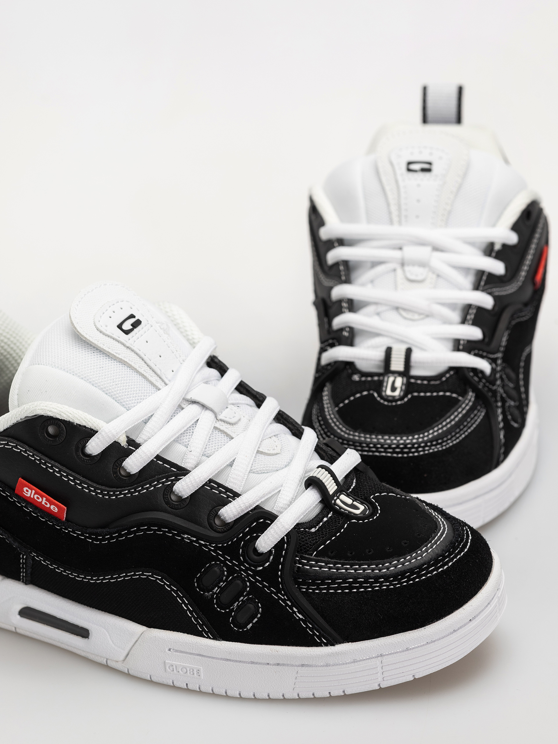 Boty Globe CT 4 (black/white)