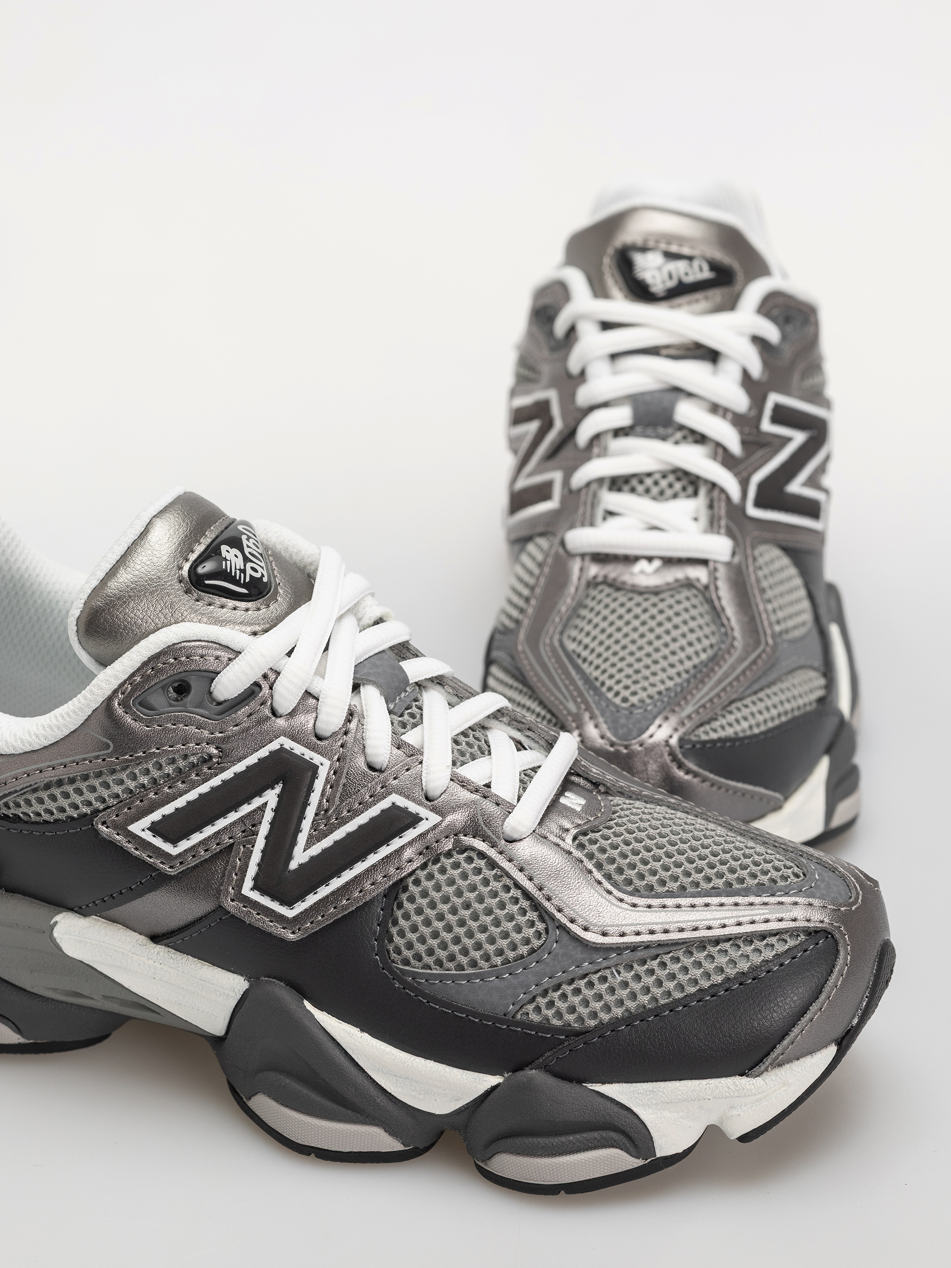 Boty New Balance 9060 JR (magnet/faded black)