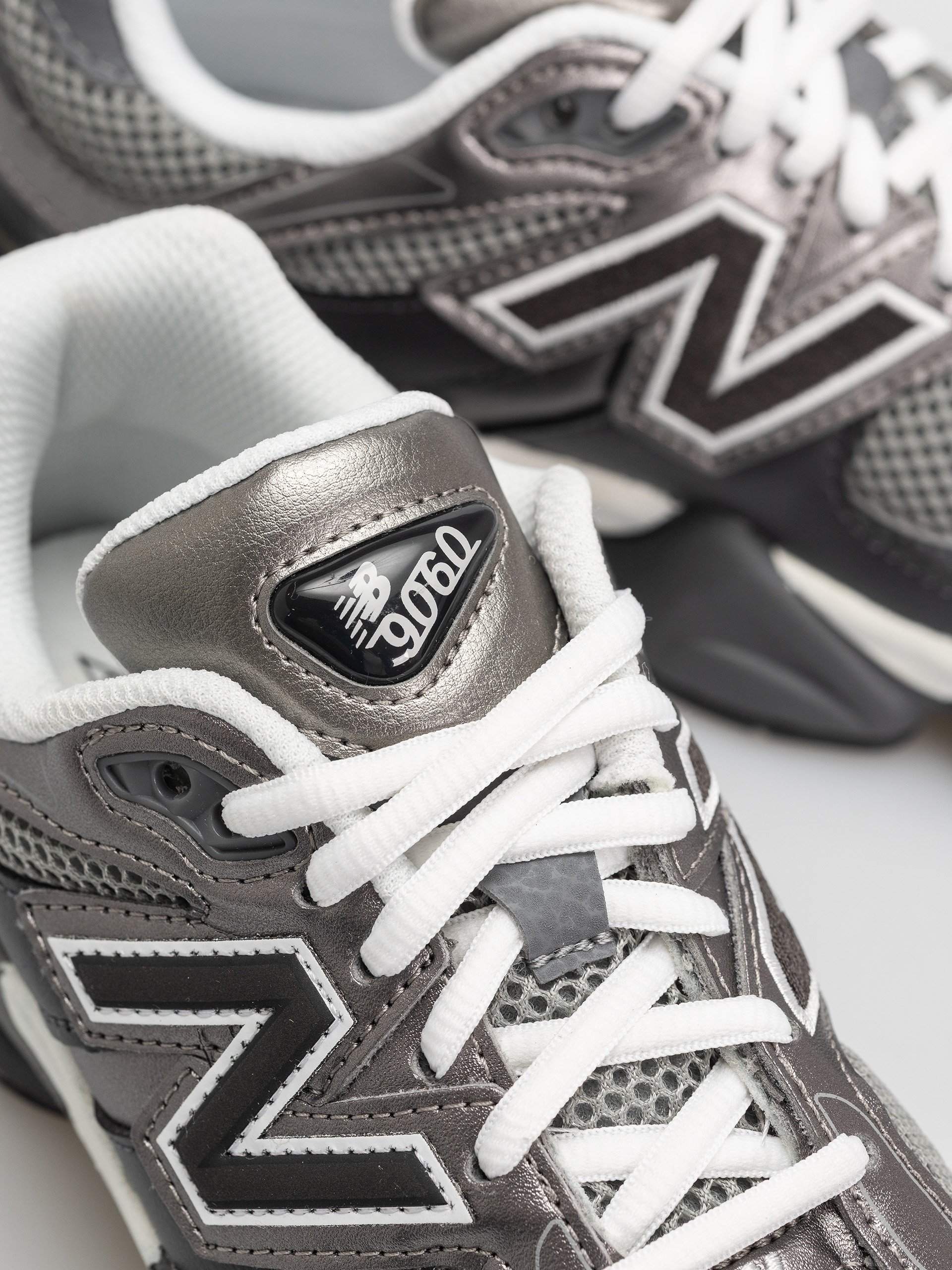 Boty New Balance 9060 JR (magnet/faded black)